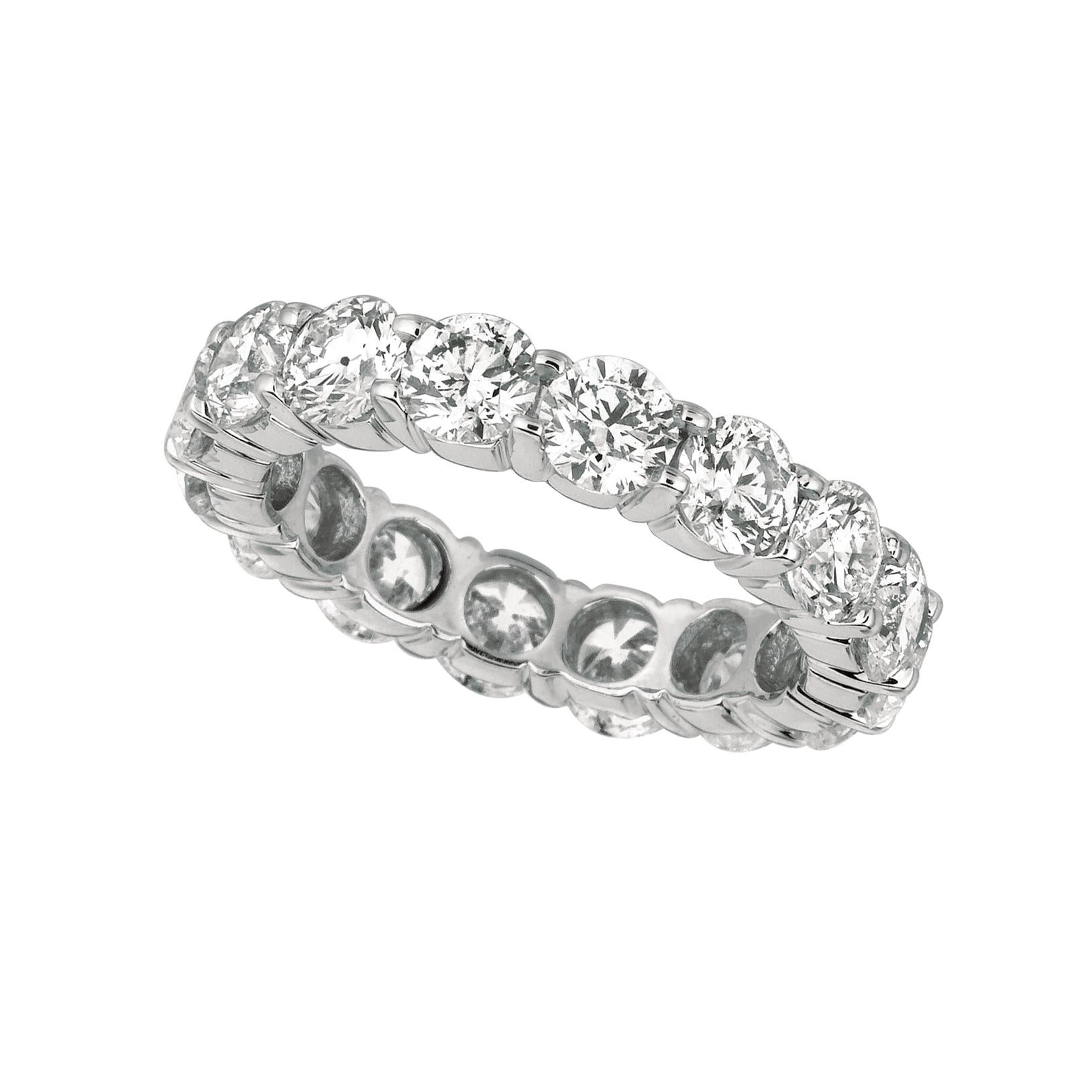 4.80 Carat Natural Diamond Eternity Band Ring G SI 18 Karat White Gold 16 Stones In New Condition For Sale In New York, NY