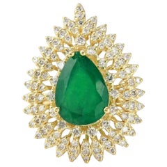 4.80 Carat Natural Emerald and Diamond 14 Karat Solid Yellow Gold Ring