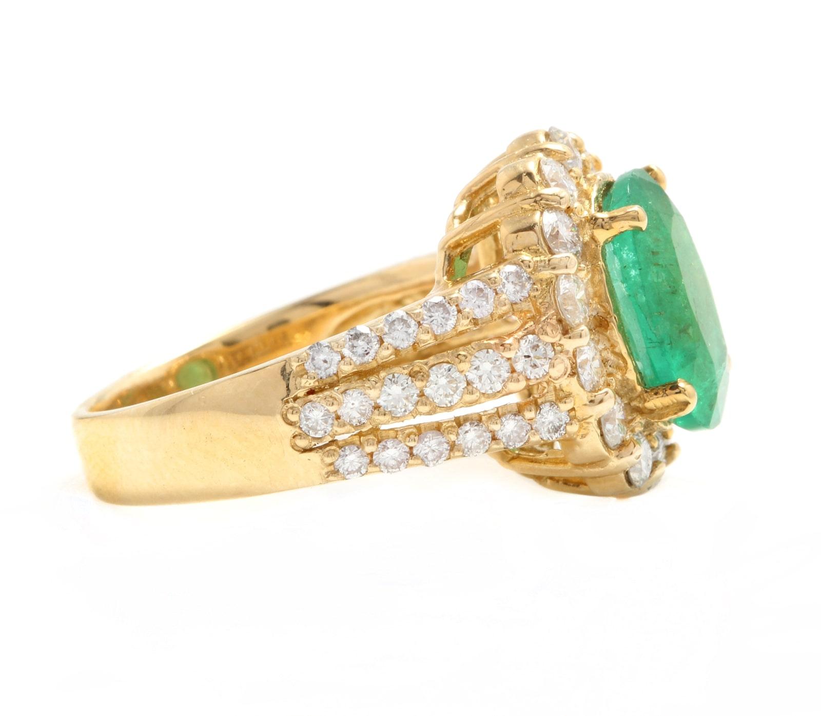 Oval Cut 4.80 Carat Natural Emerald and Diamond 18 Karat Solid Yellow Gold Ring For Sale