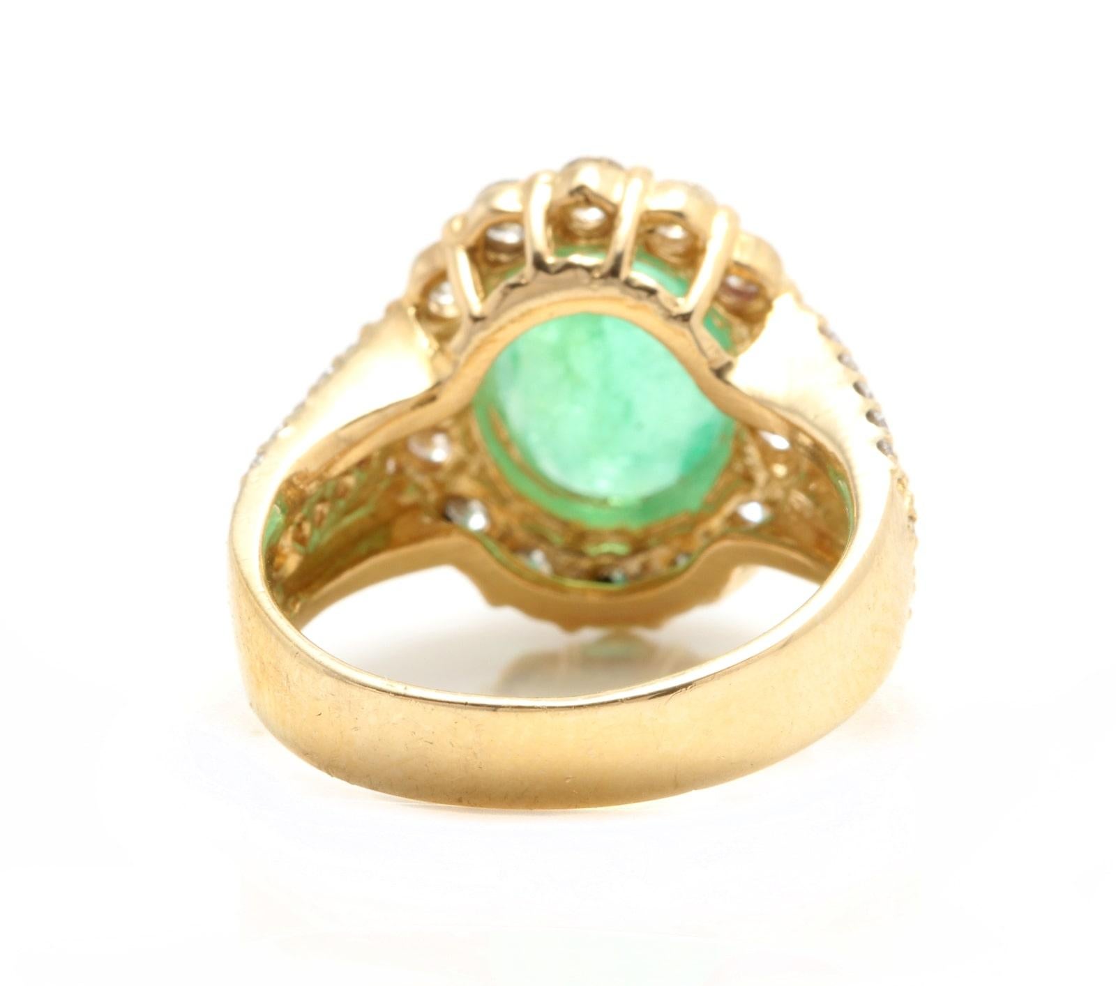 4.80 Carat Natural Emerald and Diamond 18 Karat Solid Yellow Gold Ring In New Condition For Sale In Los Angeles, CA