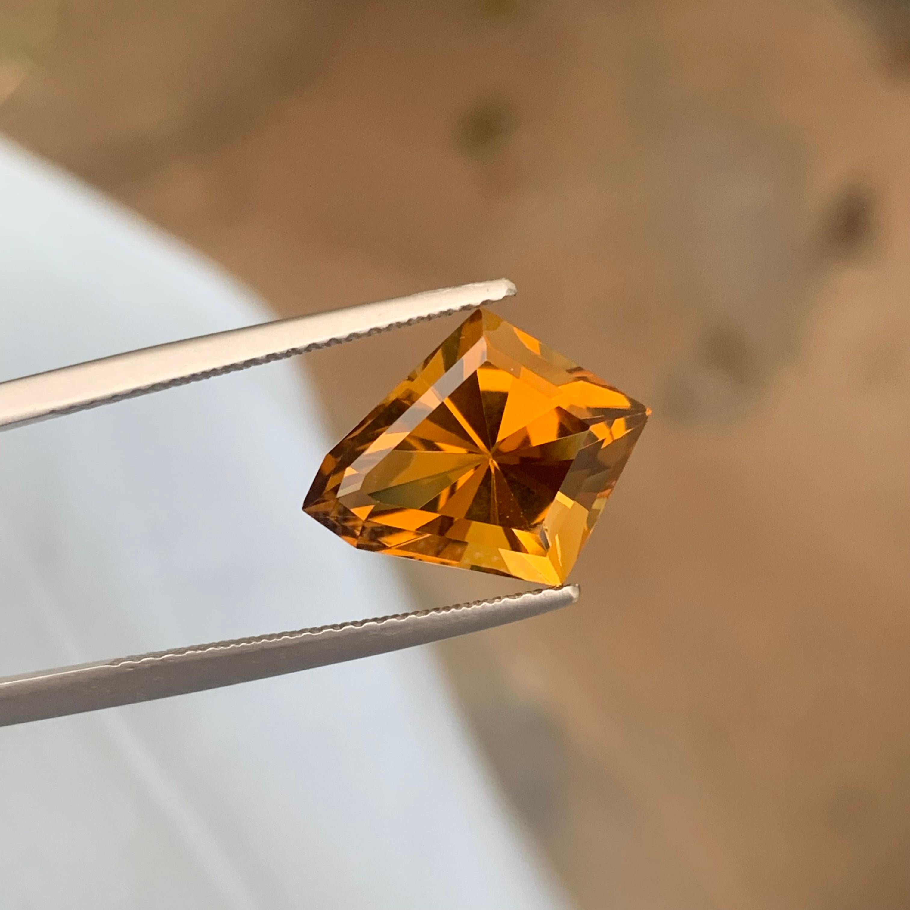 4.80 Carat Natural Fancy Cut Kite Shape Loose Citrine Gemstone from Brazil For Sale 4