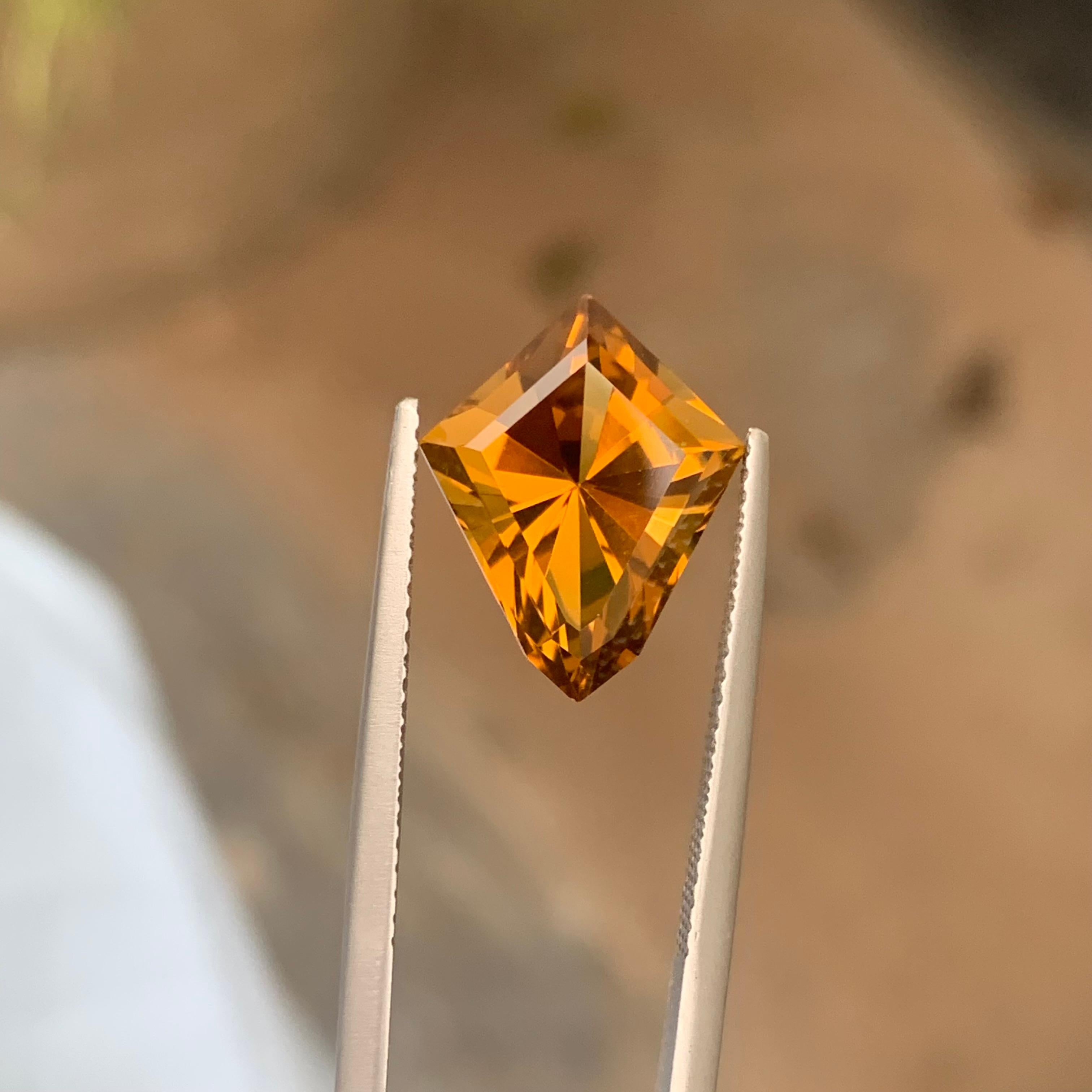 4.80 Carat Natural Fancy Cut Kite Shape Loose Citrine Gemstone from Brazil Neuf - En vente à Peshawar, PK