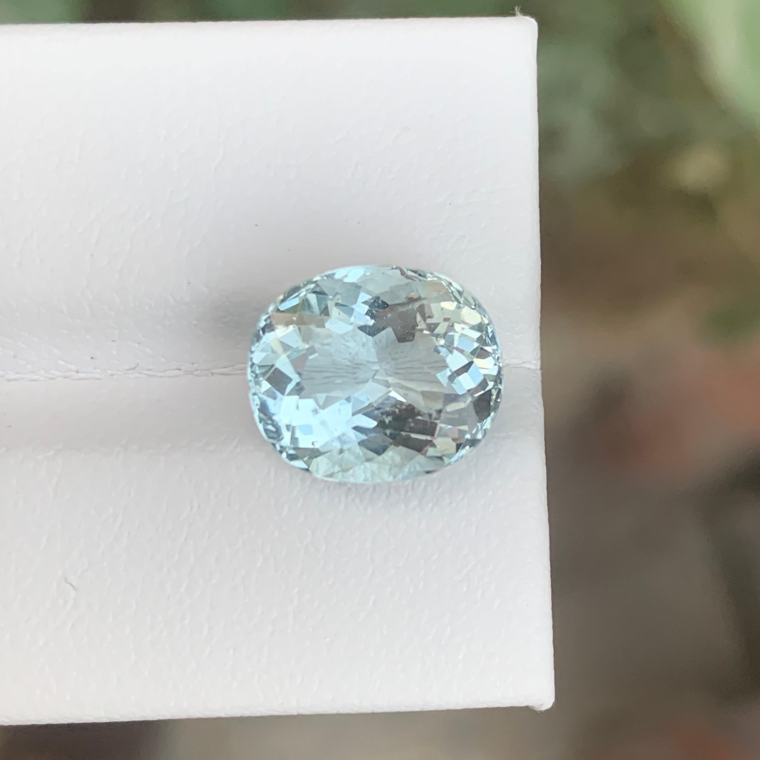 4,80 Karat Natürlicher loser Aquamarin Ovalform Edelstein für Damen oder Herren im Angebot