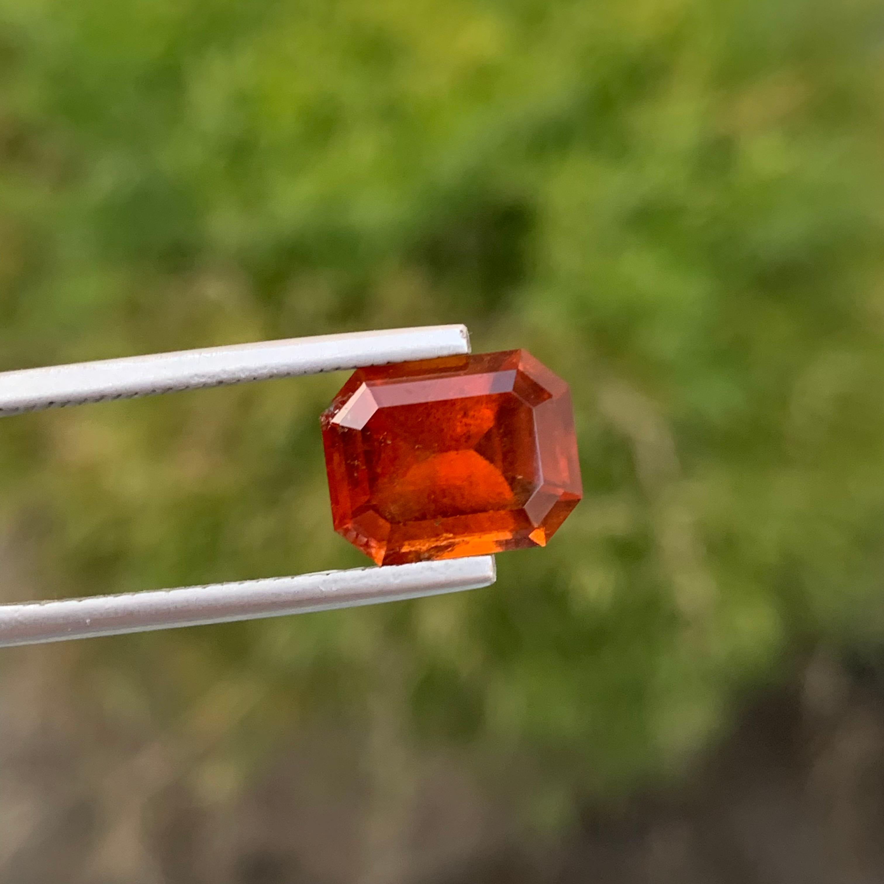 4.80 Carat Natural Loose Spessartine Garnet Emerald Shape Gem For Jewellery In New Condition For Sale In Peshawar, PK