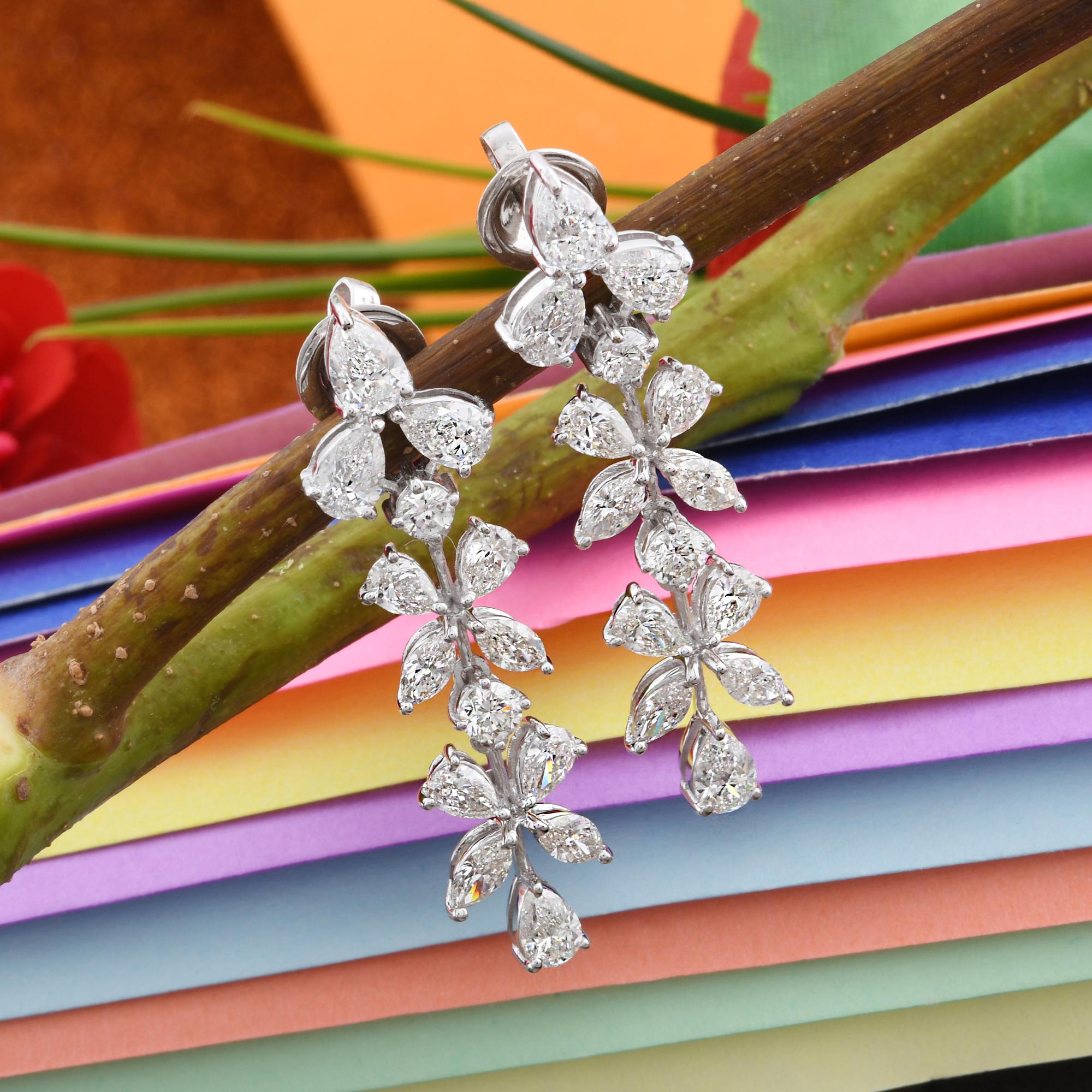 Taille poire Boucles d'oreilles pendantes en or blanc 18 carats 4.80 carats poire, marquise et diamants ronds en vente