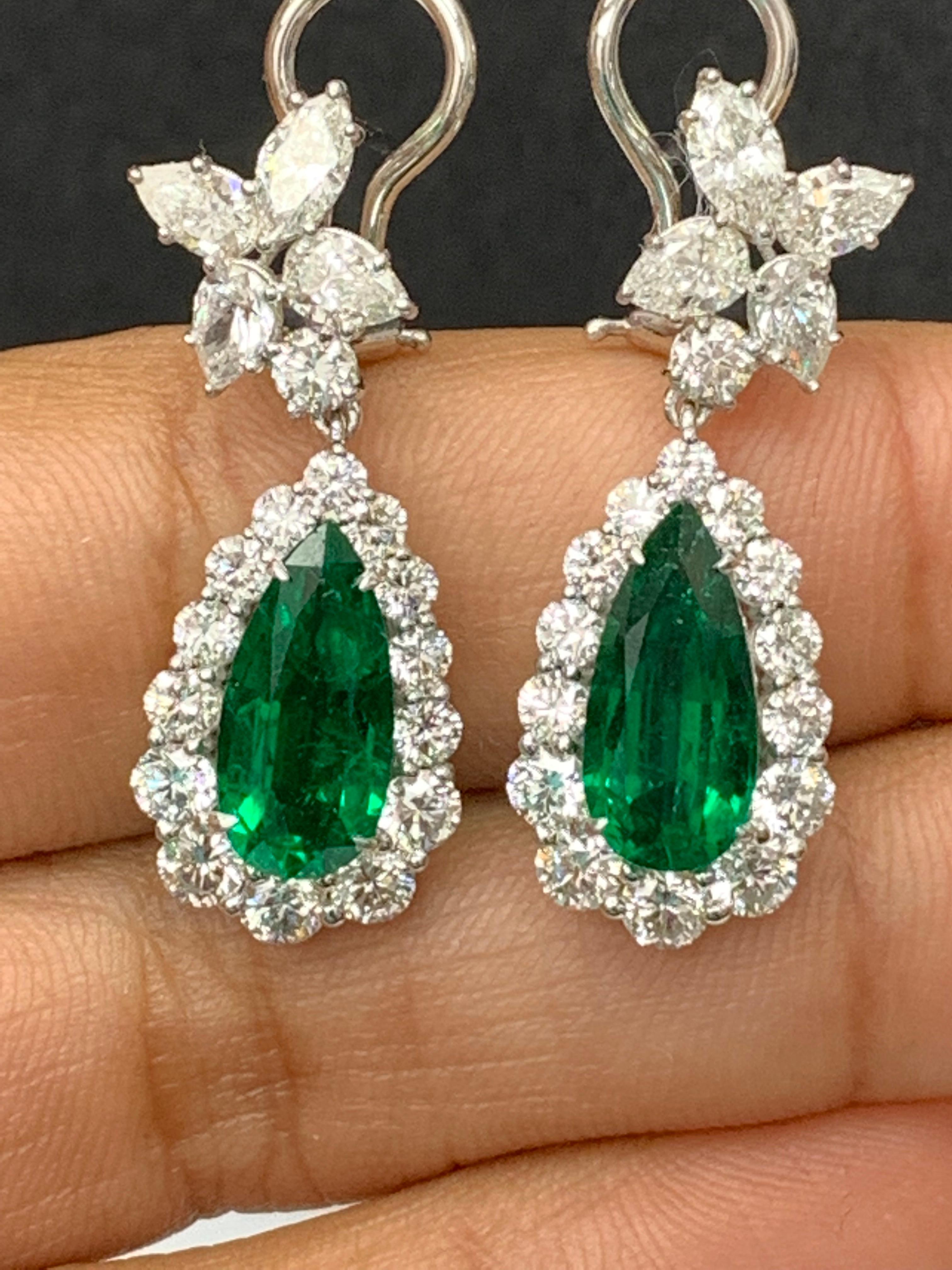 4.80 Carat Pear Shape Emerald and Diamond Drop Earrings in 18K White Gold For Sale 4
