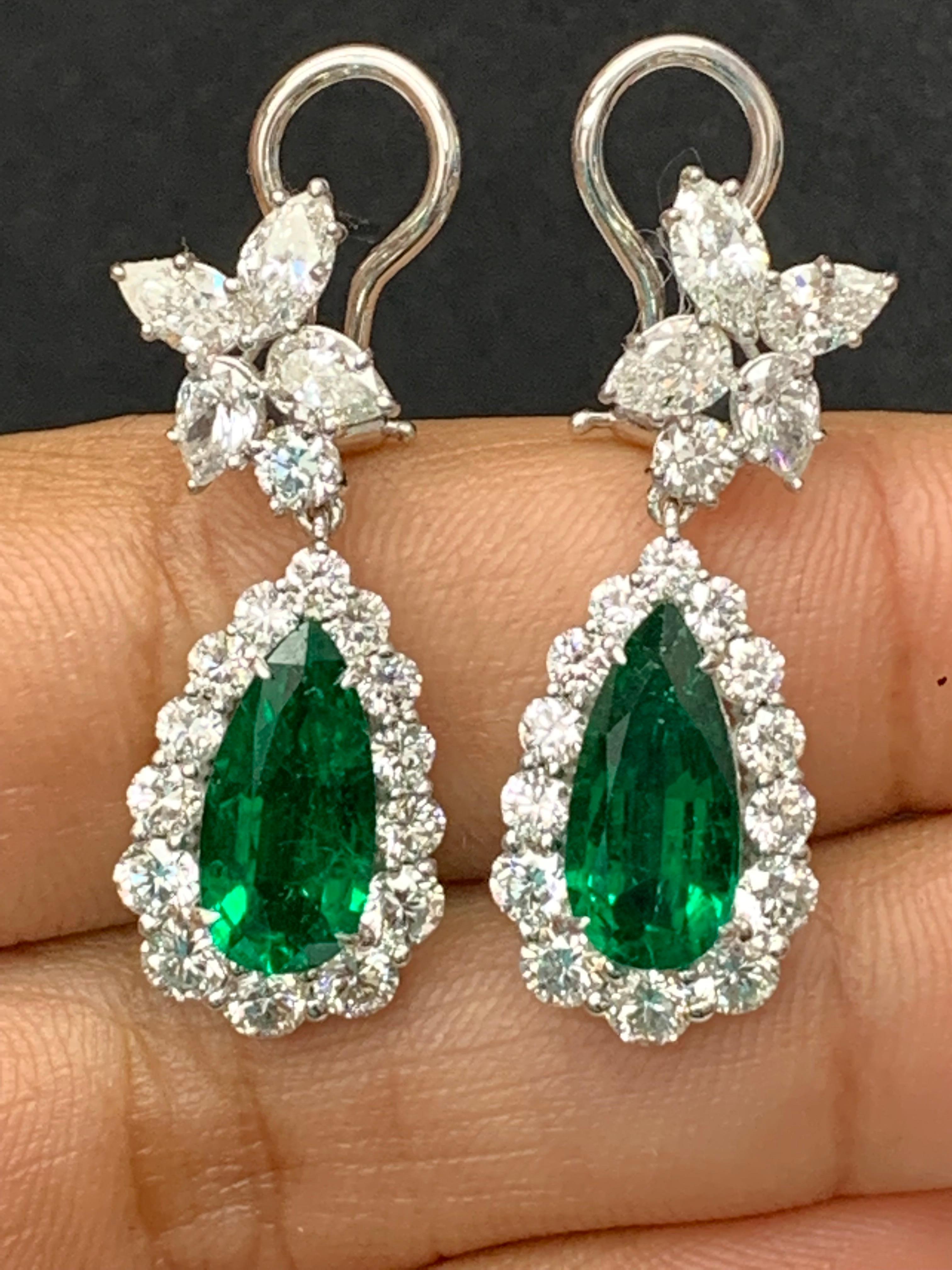 4.80 Carat Pear Shape Emerald and Diamond Drop Earrings in 18K White Gold For Sale 5