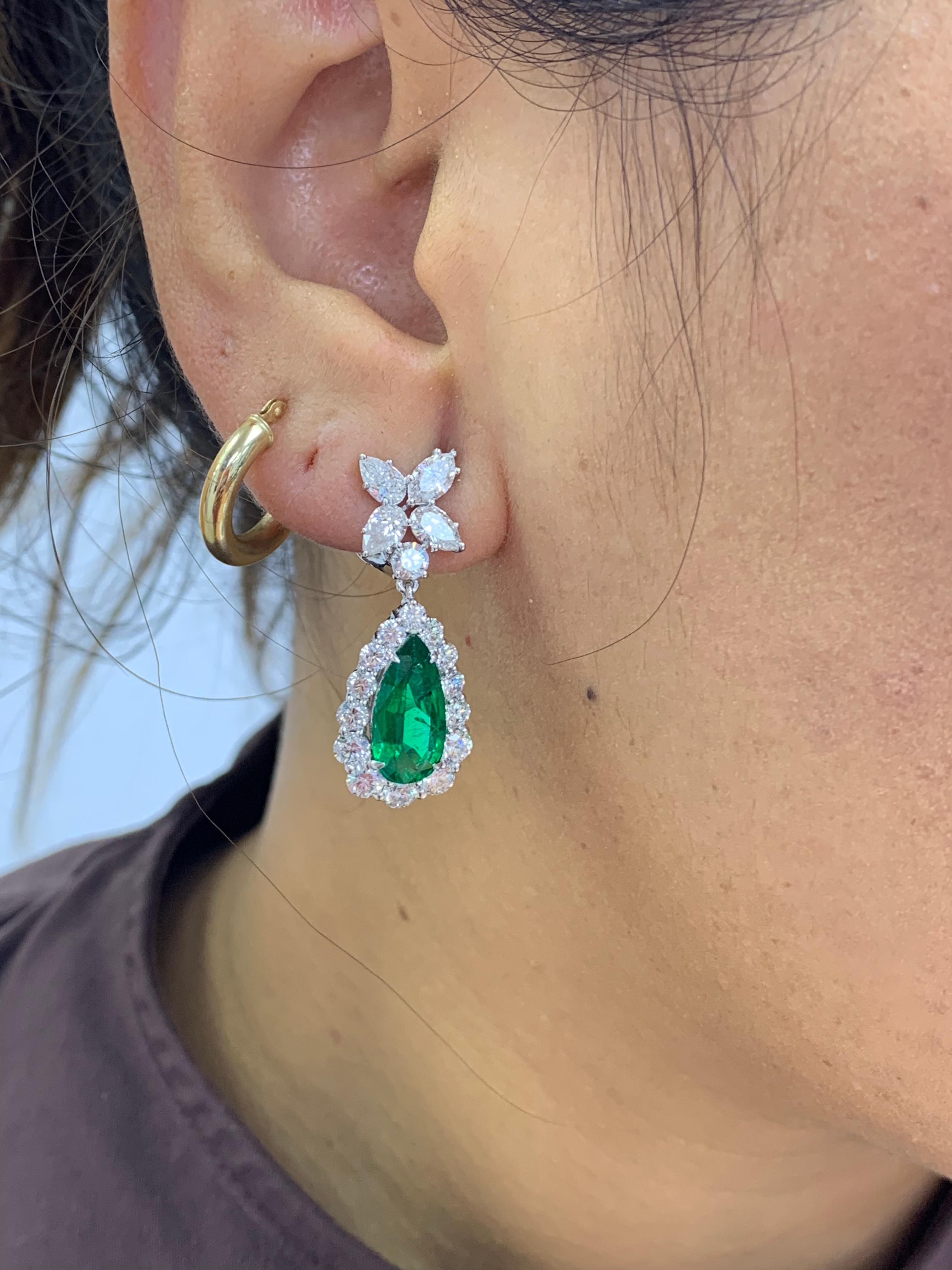 4.80 Carat Pear Shape Emerald and Diamond Drop Earrings in 18K White Gold For Sale 7