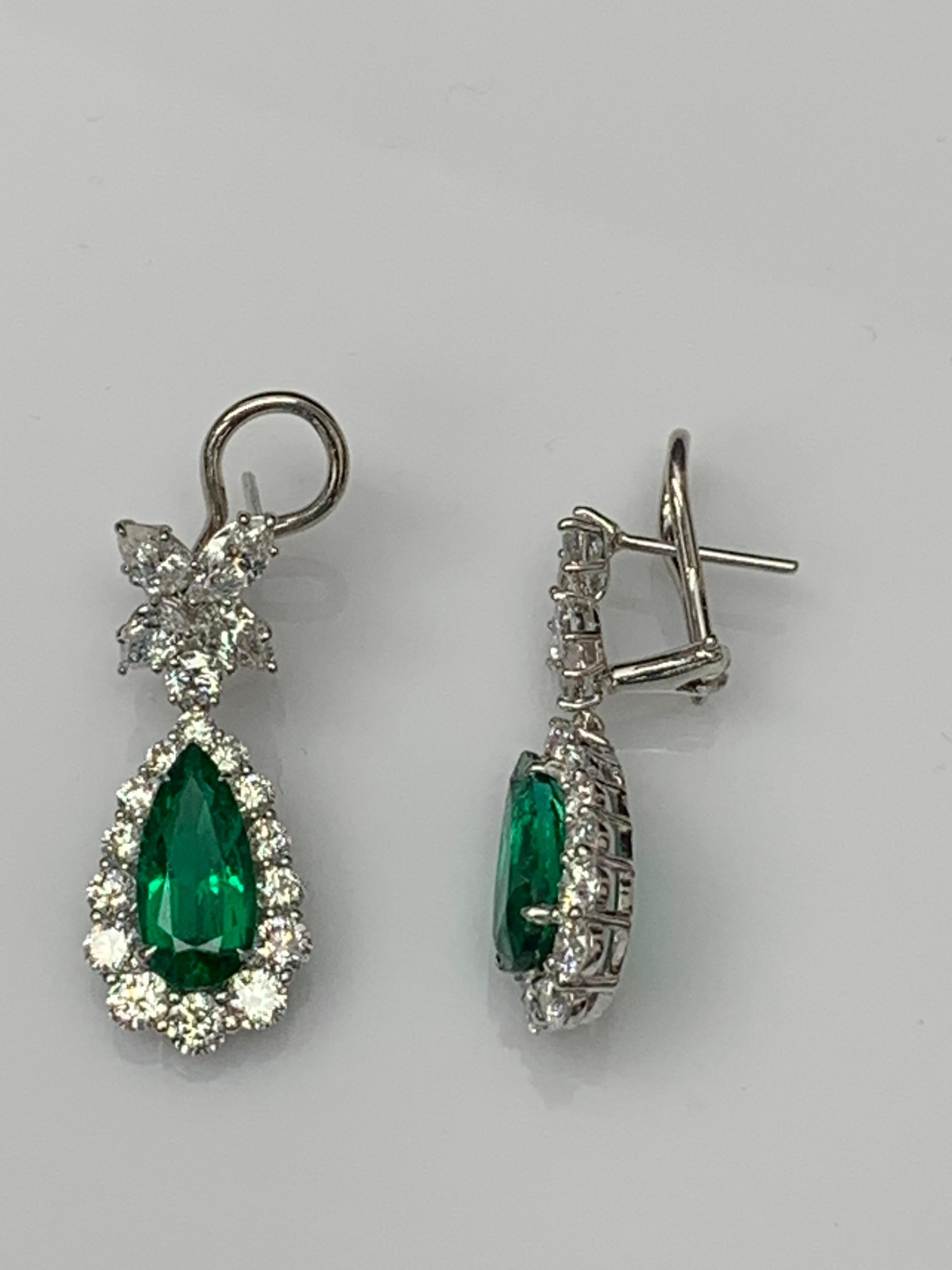 4.80 Carat Pear Shape Emerald and Diamond Drop Earrings in 18K White Gold For Sale 1