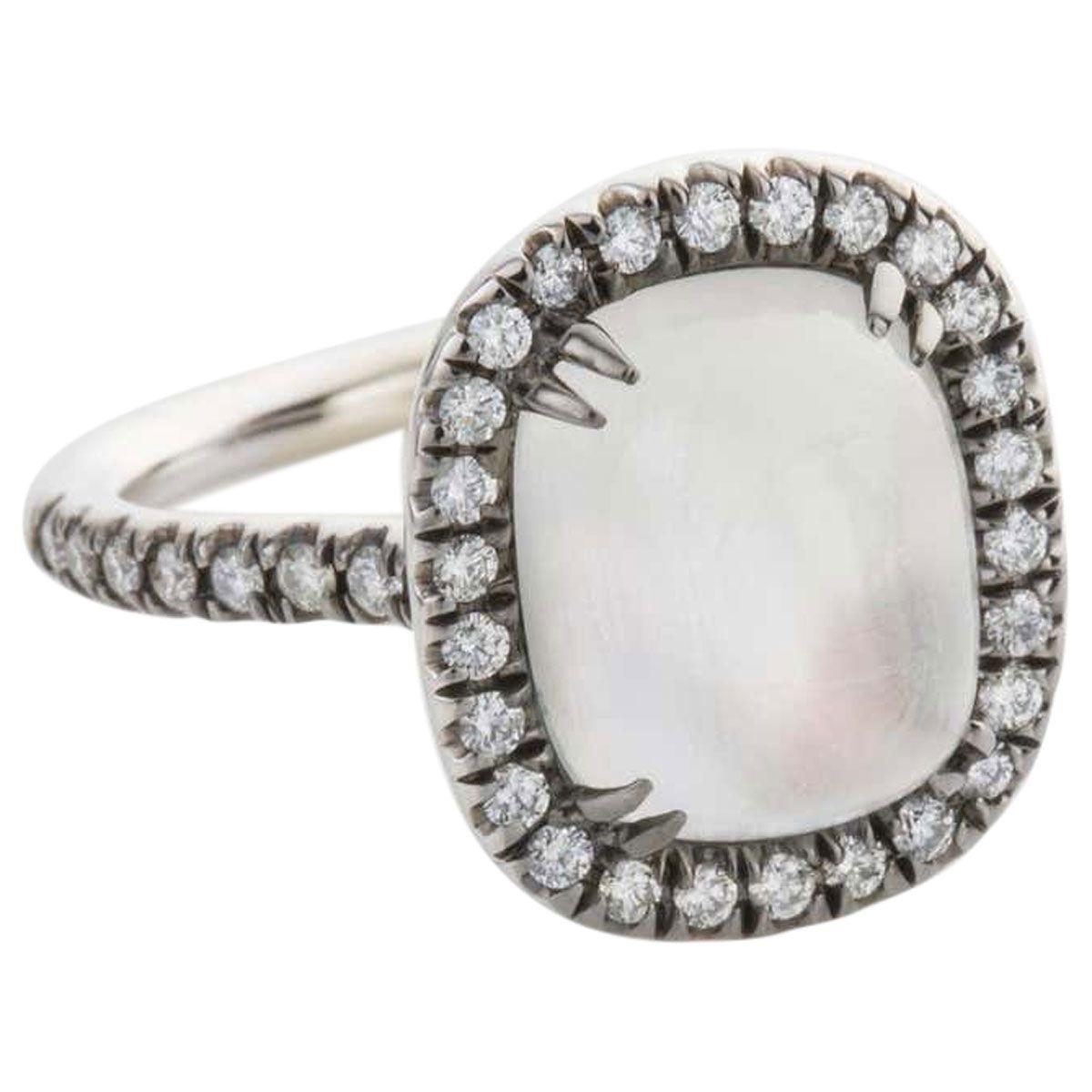 Contemporary 4.80 Carat Rainbow Moonstone & Diamond 18 Karat White Gold Ring For Sale
