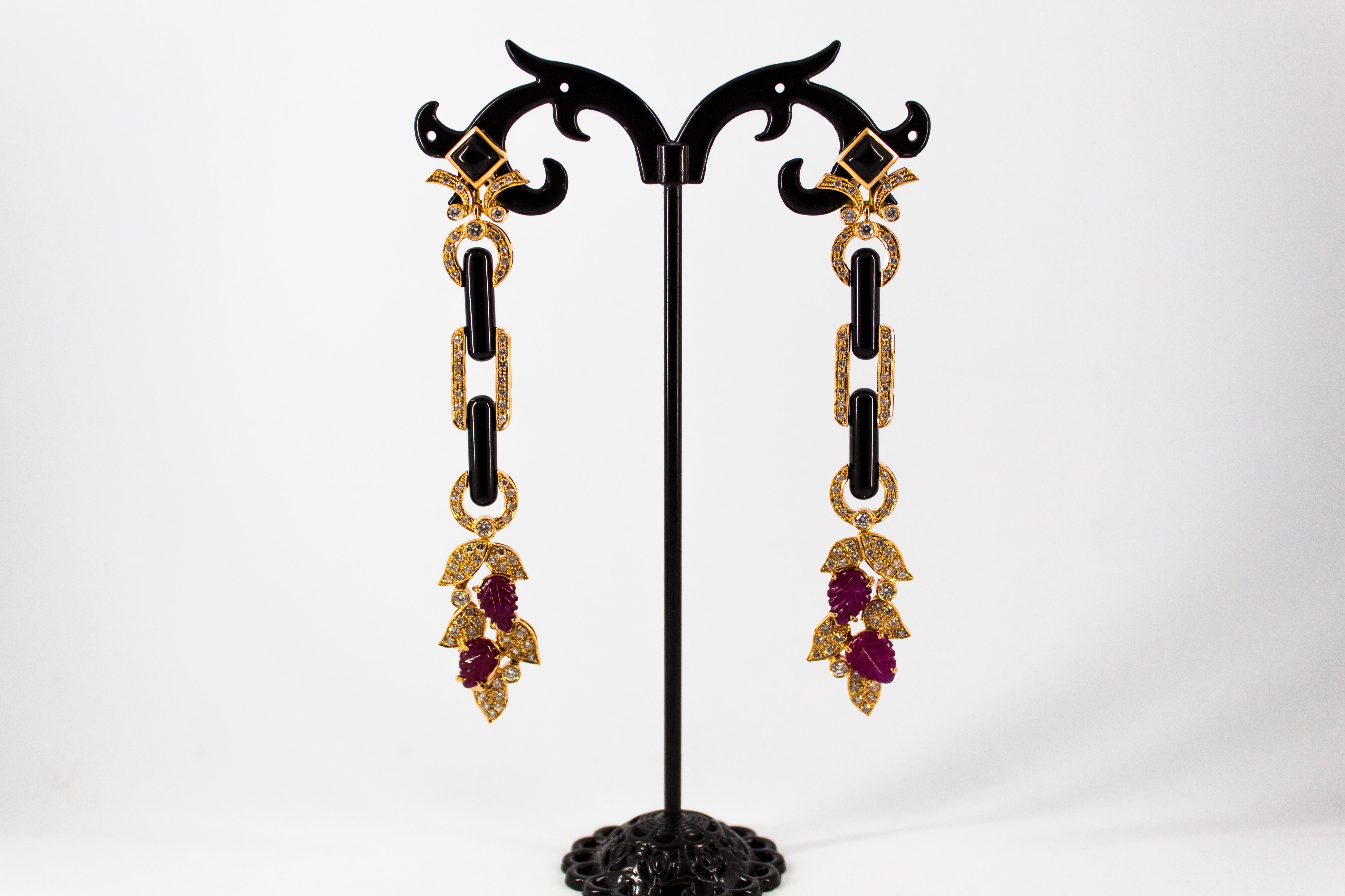 4.80 Carat Ruby 1.76 Carat White Diamond Onyx Yellow Gold Clip-On Drop Earrings In New Condition In Naples, IT