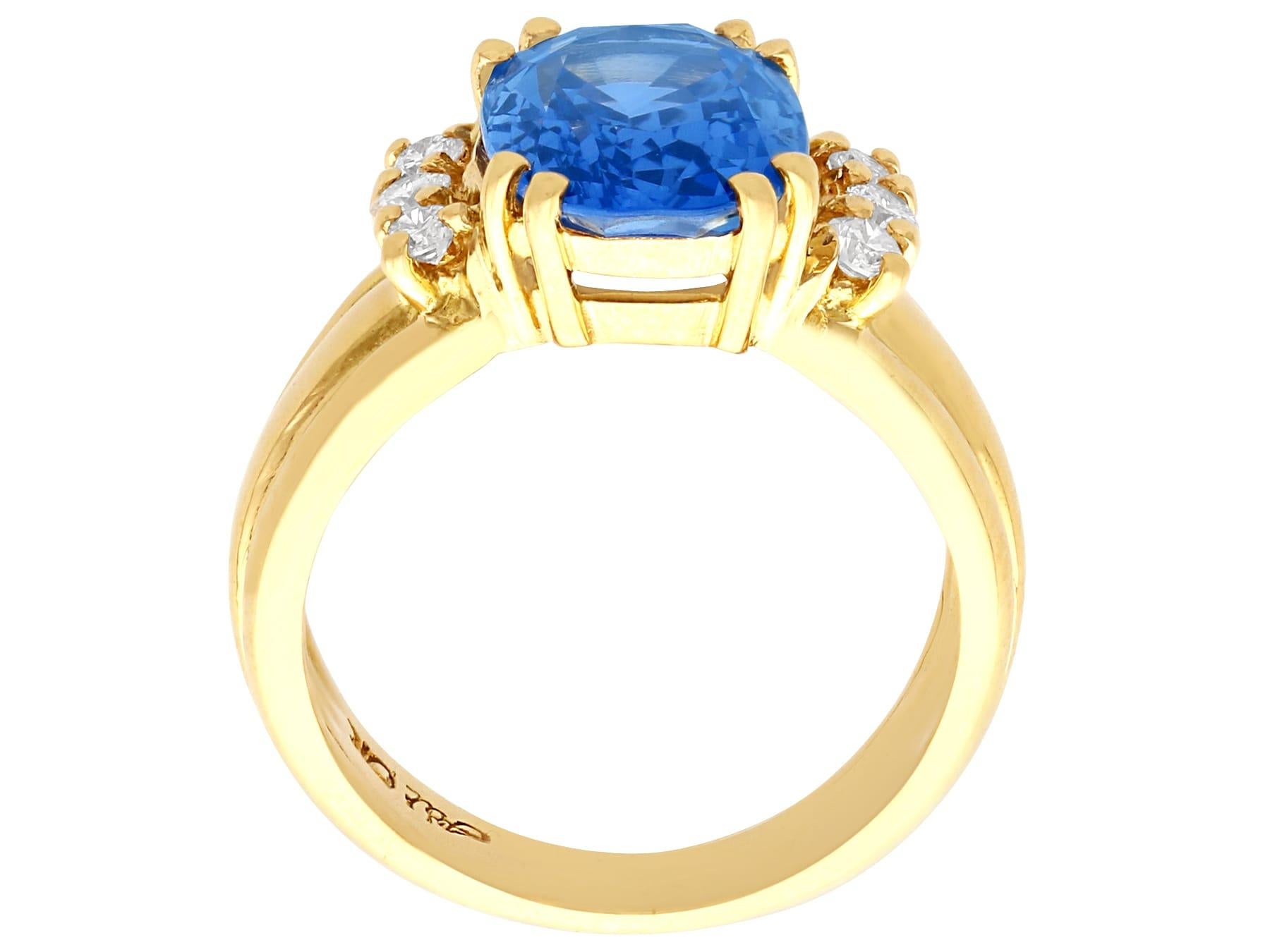 Women's or Men's 4.80 Carat Sapphire and Diamond Yellow Gold Cocktail Ring For Sale