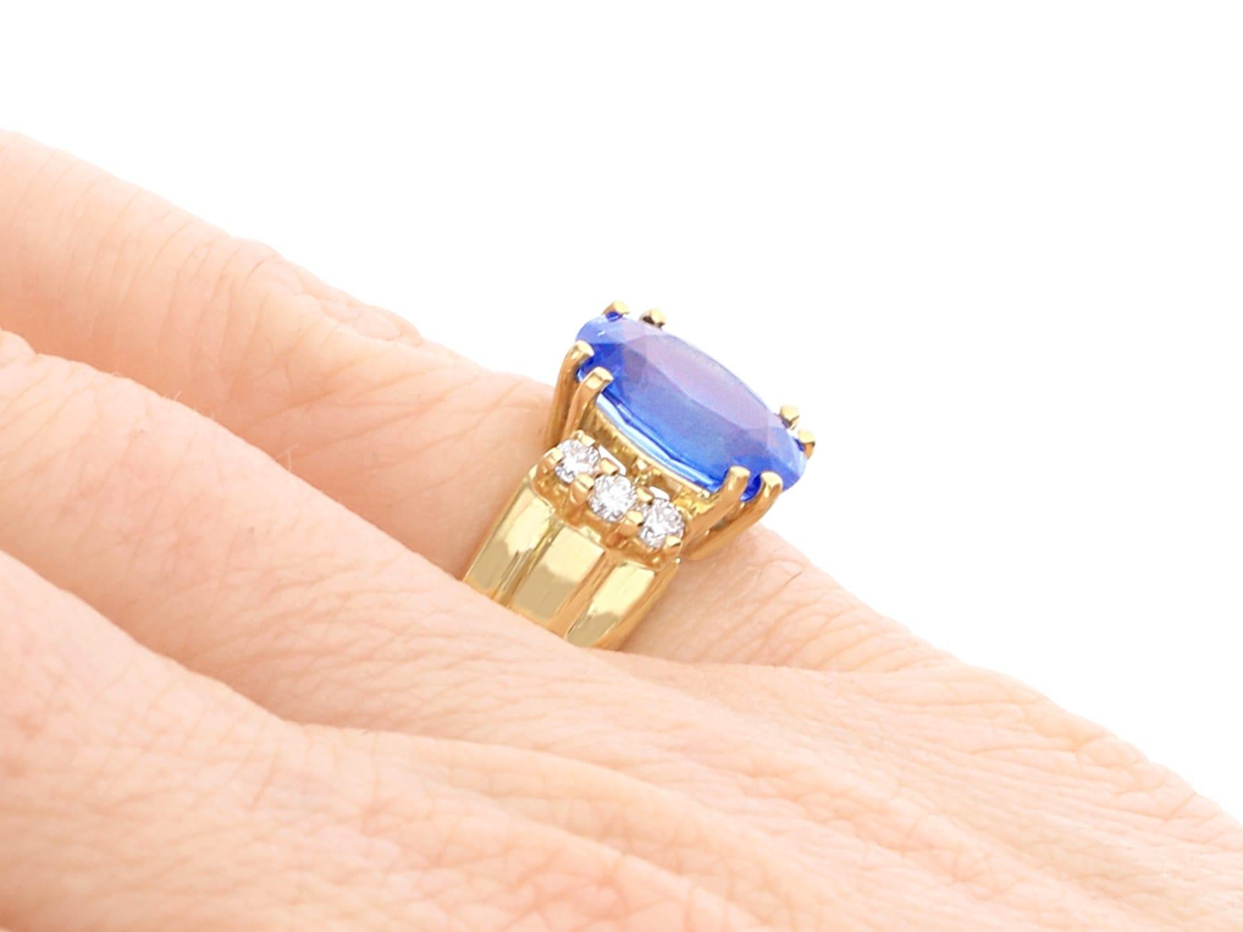 4.80 Carat Sapphire and Diamond Yellow Gold Cocktail Ring For Sale 2
