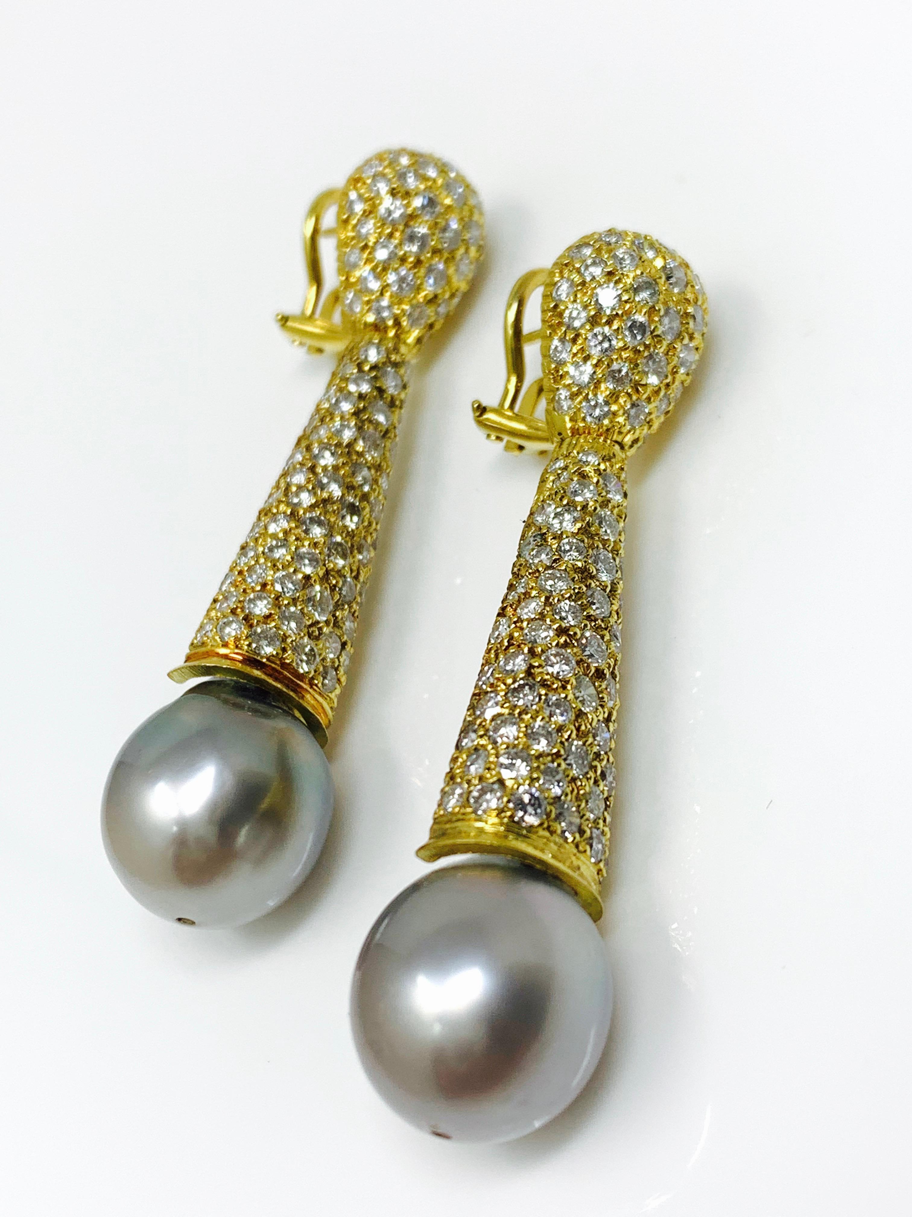 Round Cut 4.80 Carat White Diamond and South Sea Pearl Earrings in 18 Karat Yellow Gold For Sale