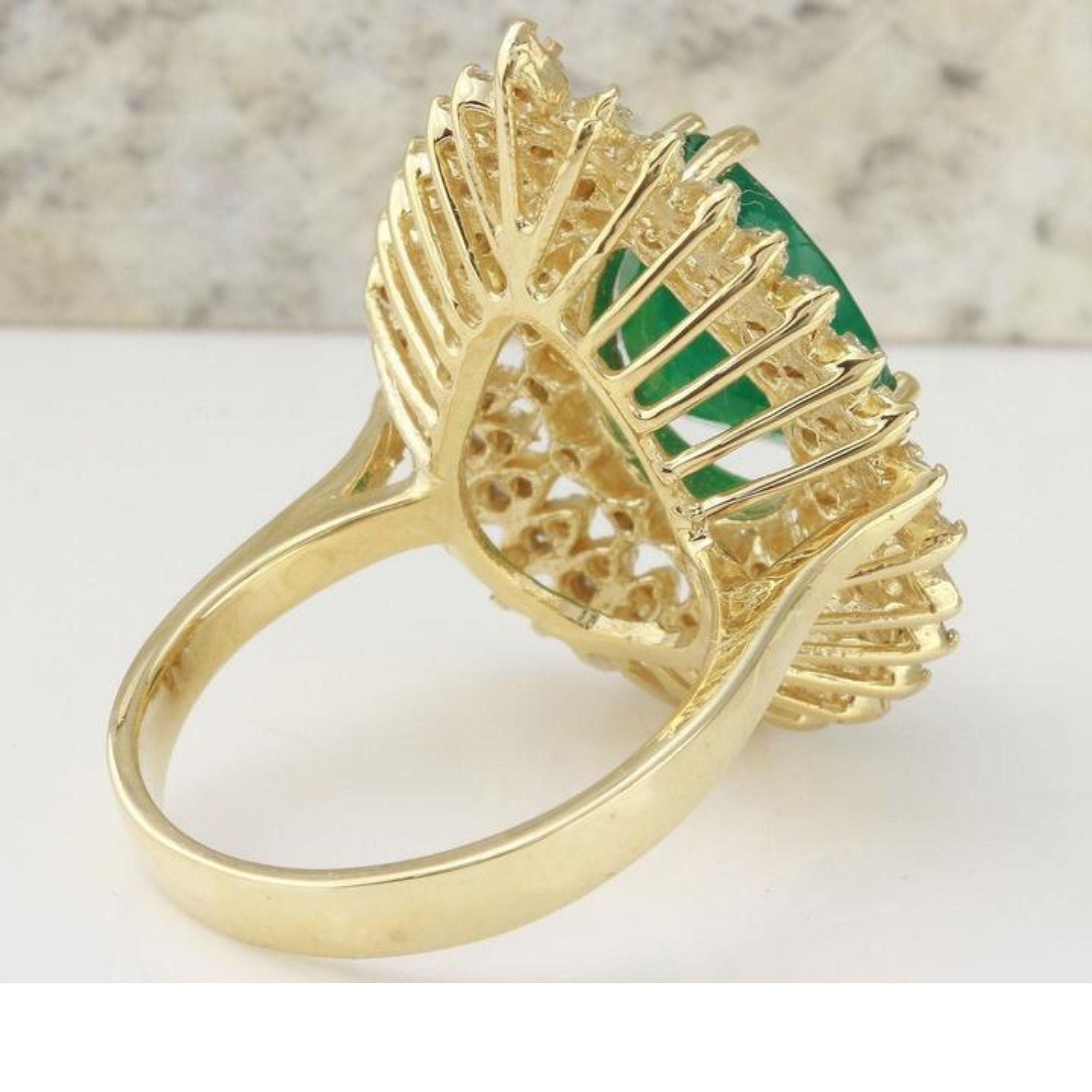 Emerald Cut 4.80 Carat Natural Emerald and Diamond 14 Karat Solid Yellow Gold Ring For Sale