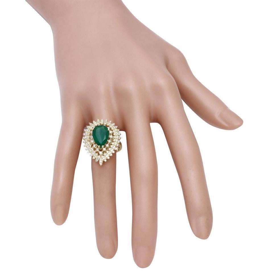 4.80 Carat Natural Emerald and Diamond 14 Karat Solid Yellow Gold Ring In New Condition For Sale In Los Angeles, CA