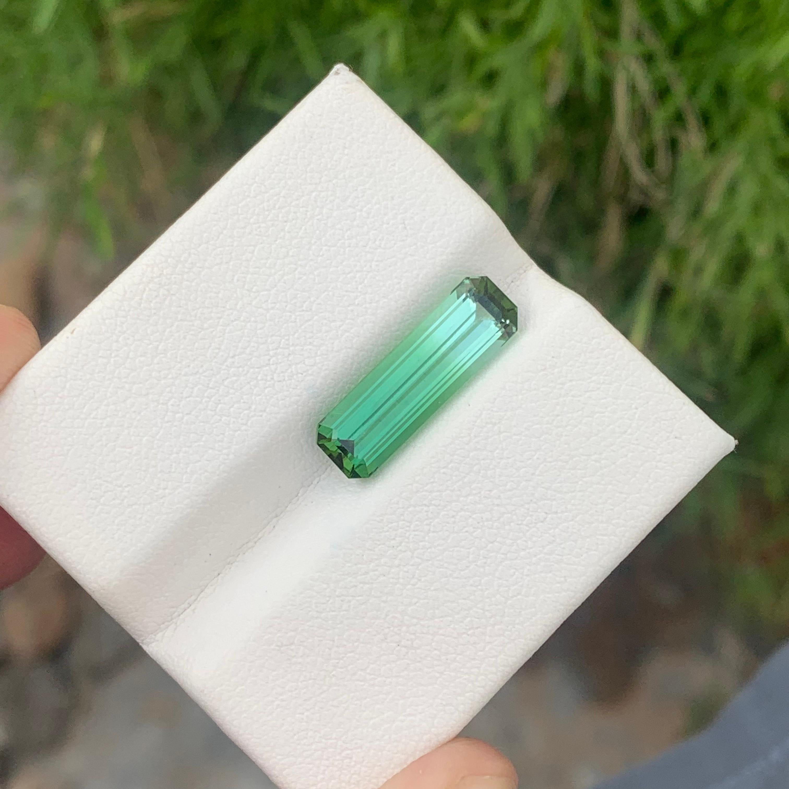 4.80 Carats Natural Mint Green Bicolor Tourmaline Loose Ring Gem Emerald Cut For Sale 7