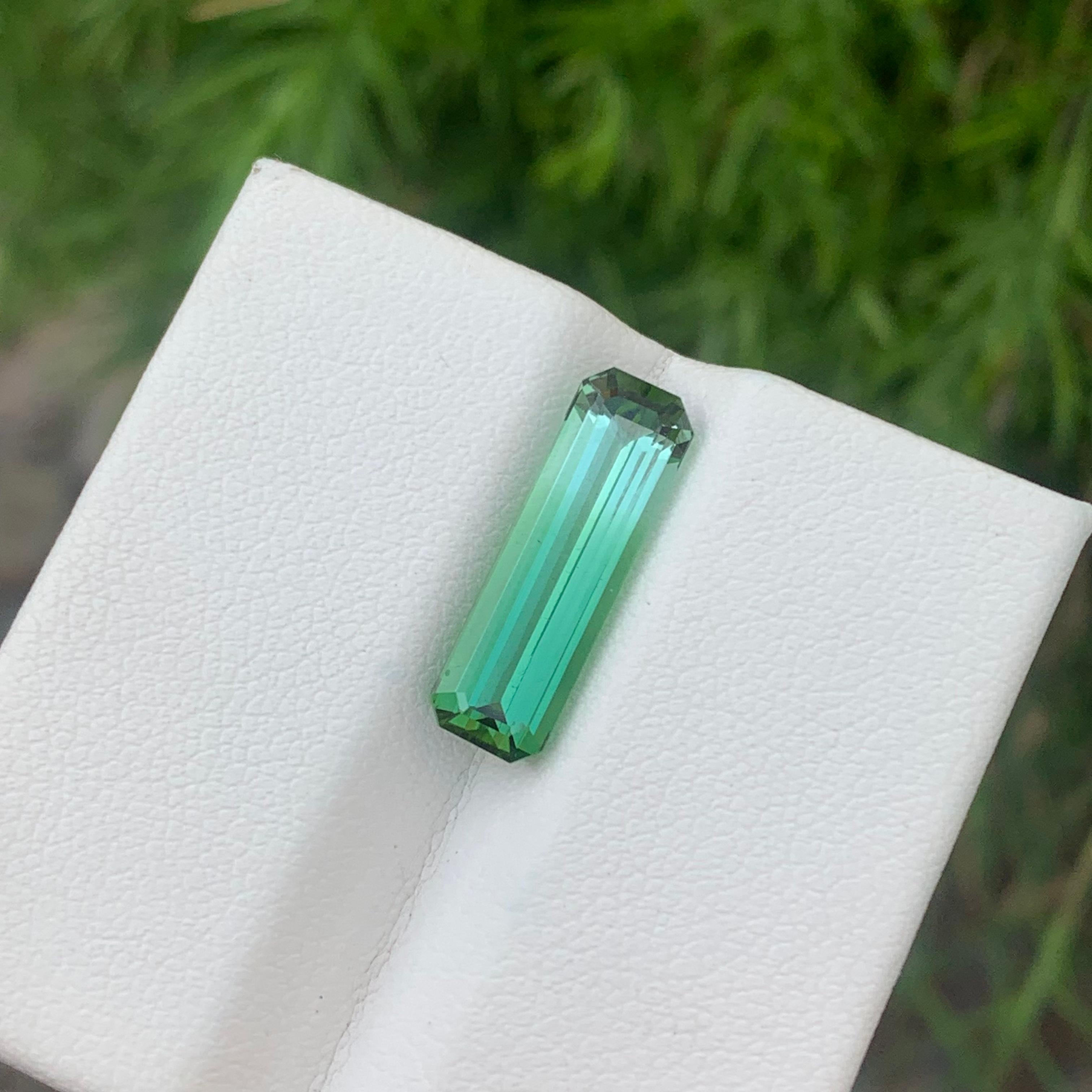 4.80 Carats Natural Mint Green Bicolor Tourmaline Loose Ring Gem Emerald Cut For Sale 9