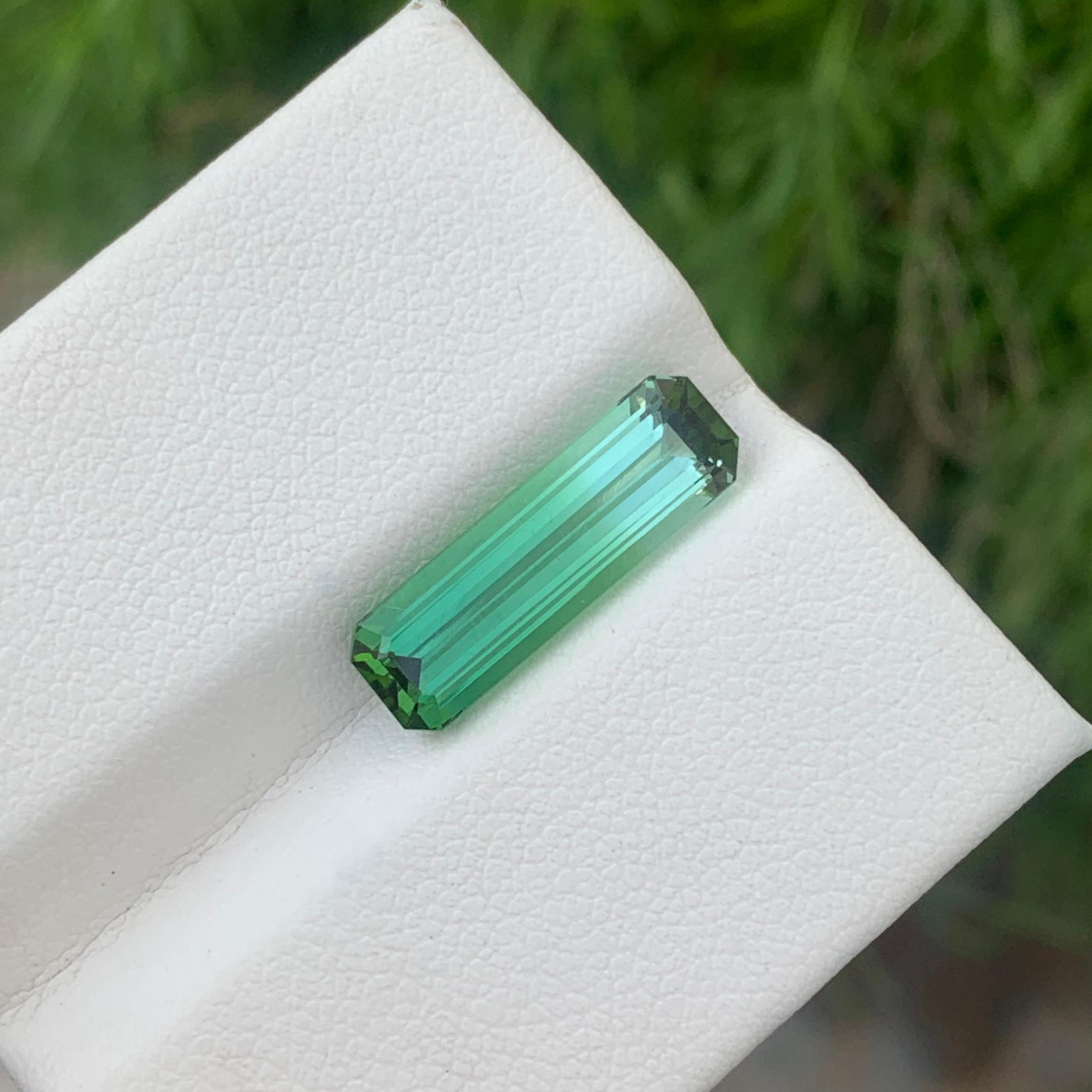 4.80 Carats Natural Mint Green Bicolor Tourmaline Loose Ring Gem Emerald Cut For Sale 13