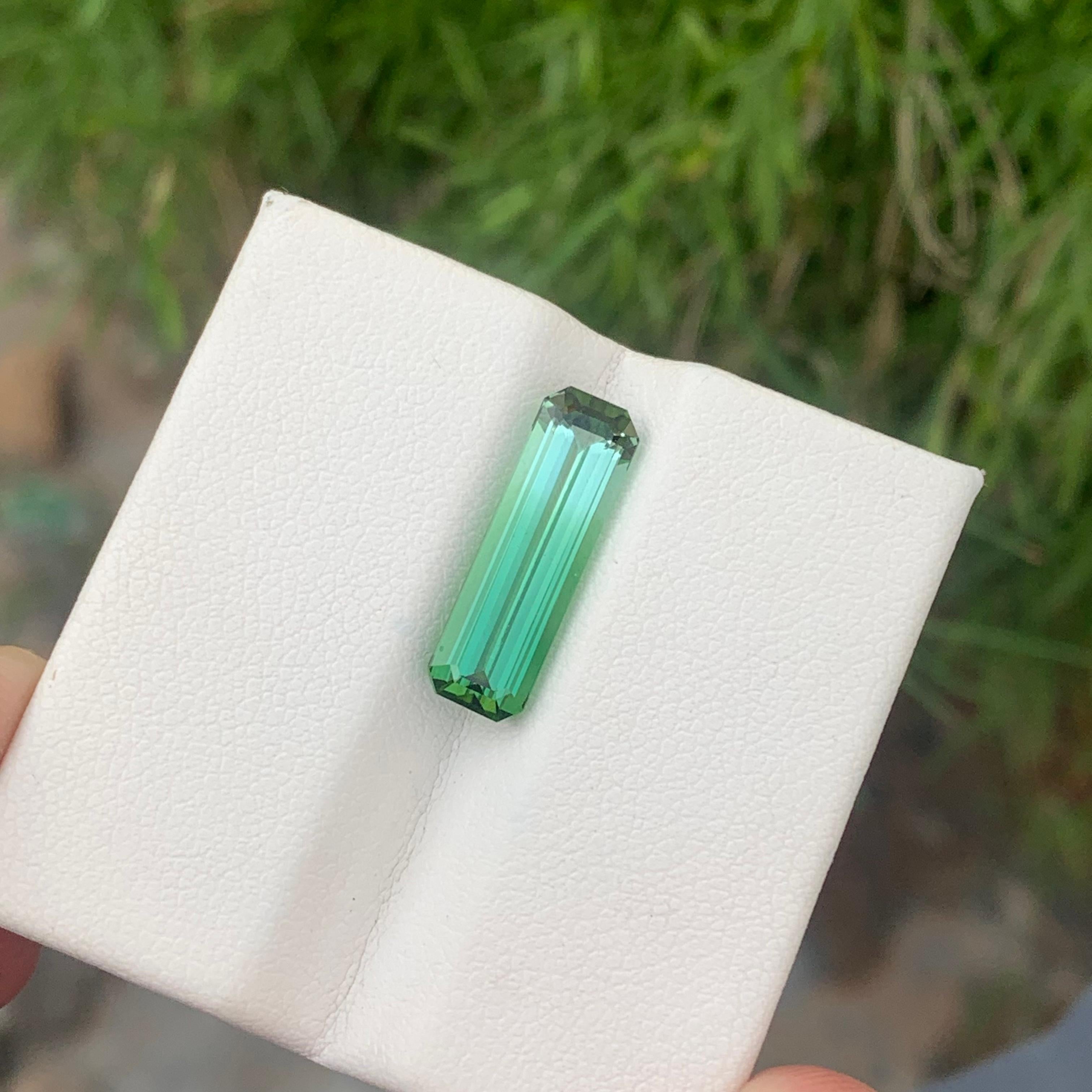 4.80 Carats Natural Mint Green Bicolor Tourmaline Loose Ring Gem Emerald Cut For Sale 4