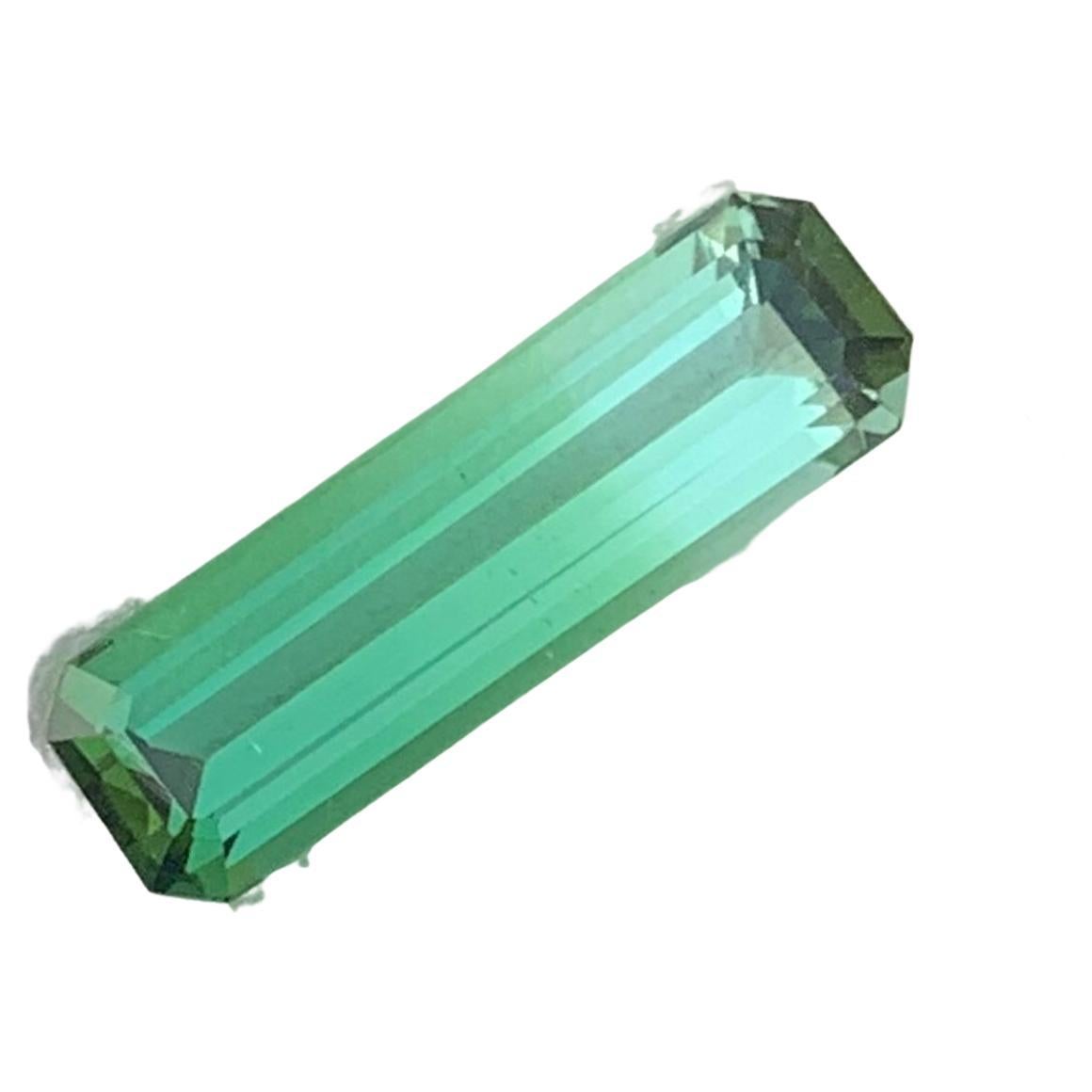 4.80 Carats Natural Mint Green Bicolor Tourmaline Loose Ring Gem Emerald Cut For Sale