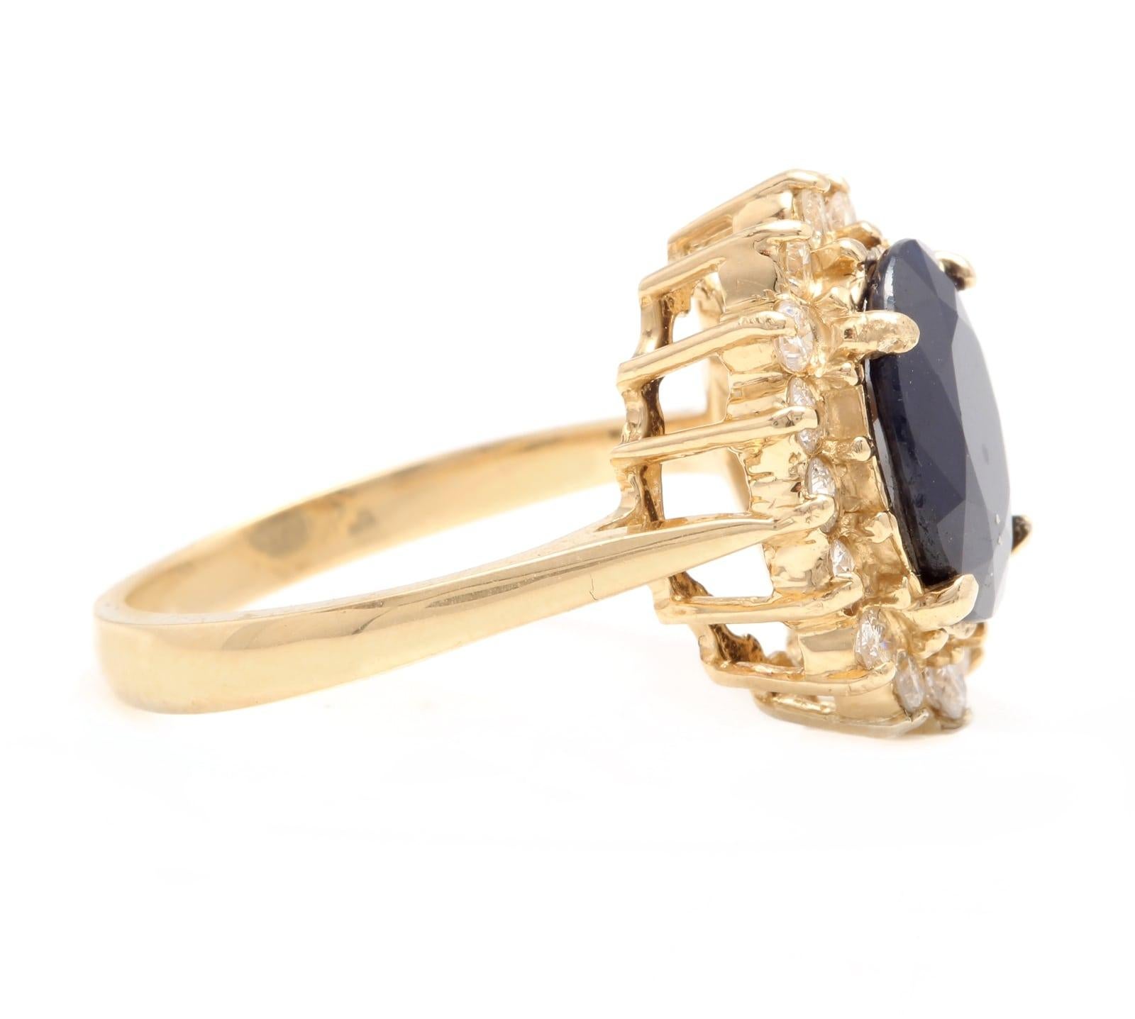 Mixed Cut 4.80 Carats Natural Sapphire and Diamond 14K Solid Yellow Gold Ring For Sale