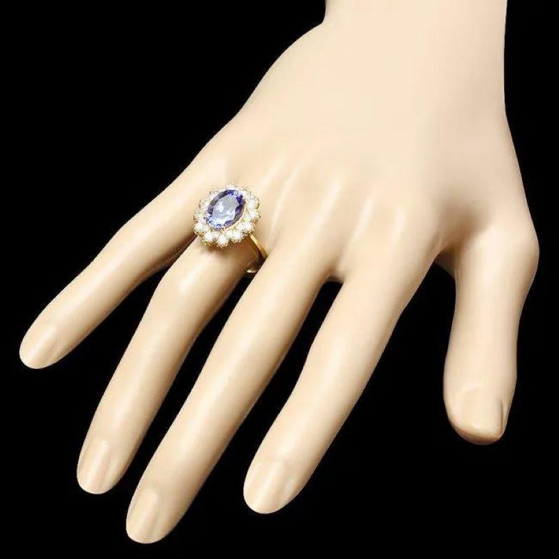 4.80 Carats Natural Tanzanite and Diamond 14K Solid Yellow Gold Ring In New Condition For Sale In Los Angeles, CA