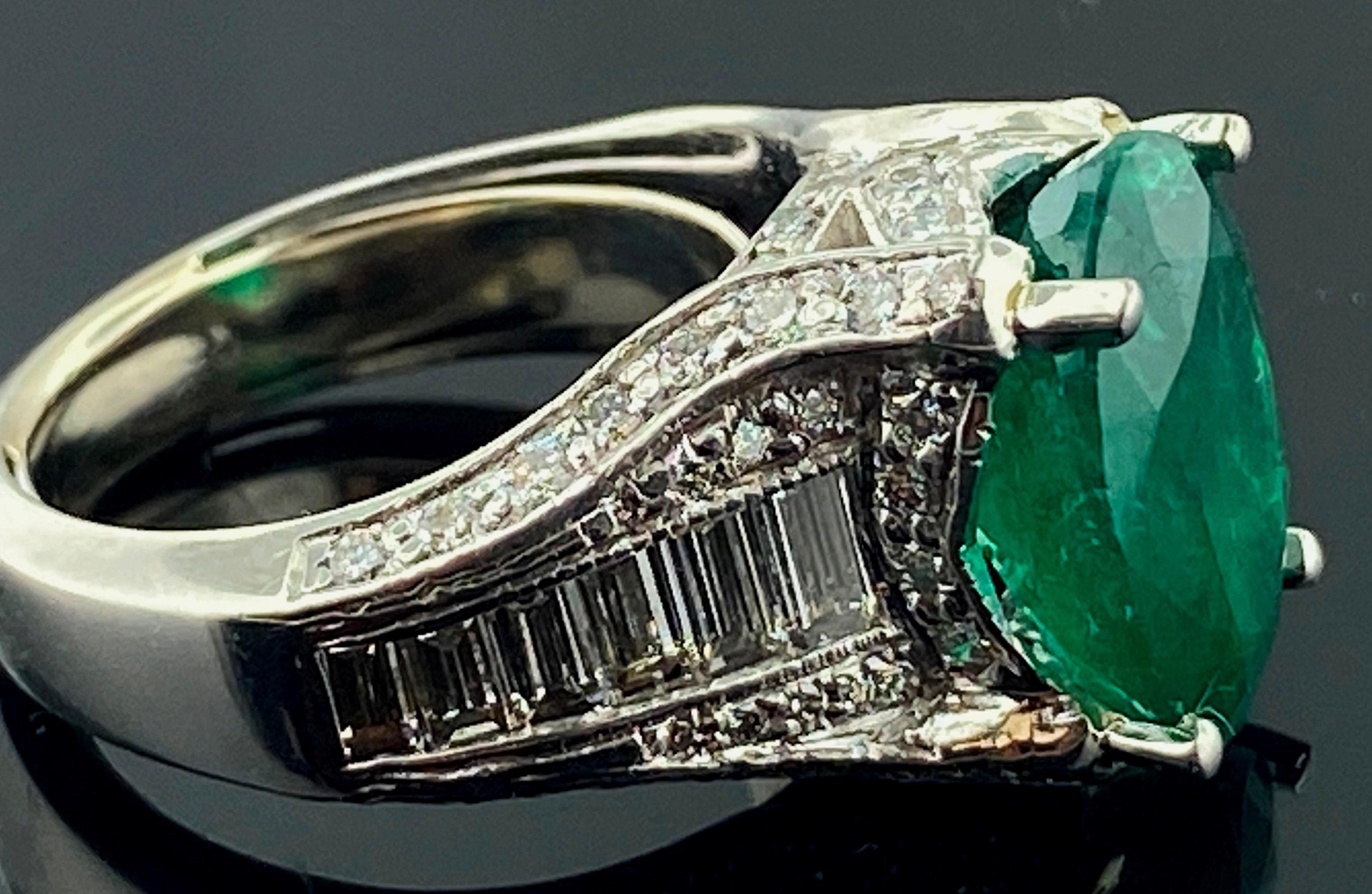 Women's or Men's 4.80 Carat Emerald and Diamond Ring in Platinum For Sale