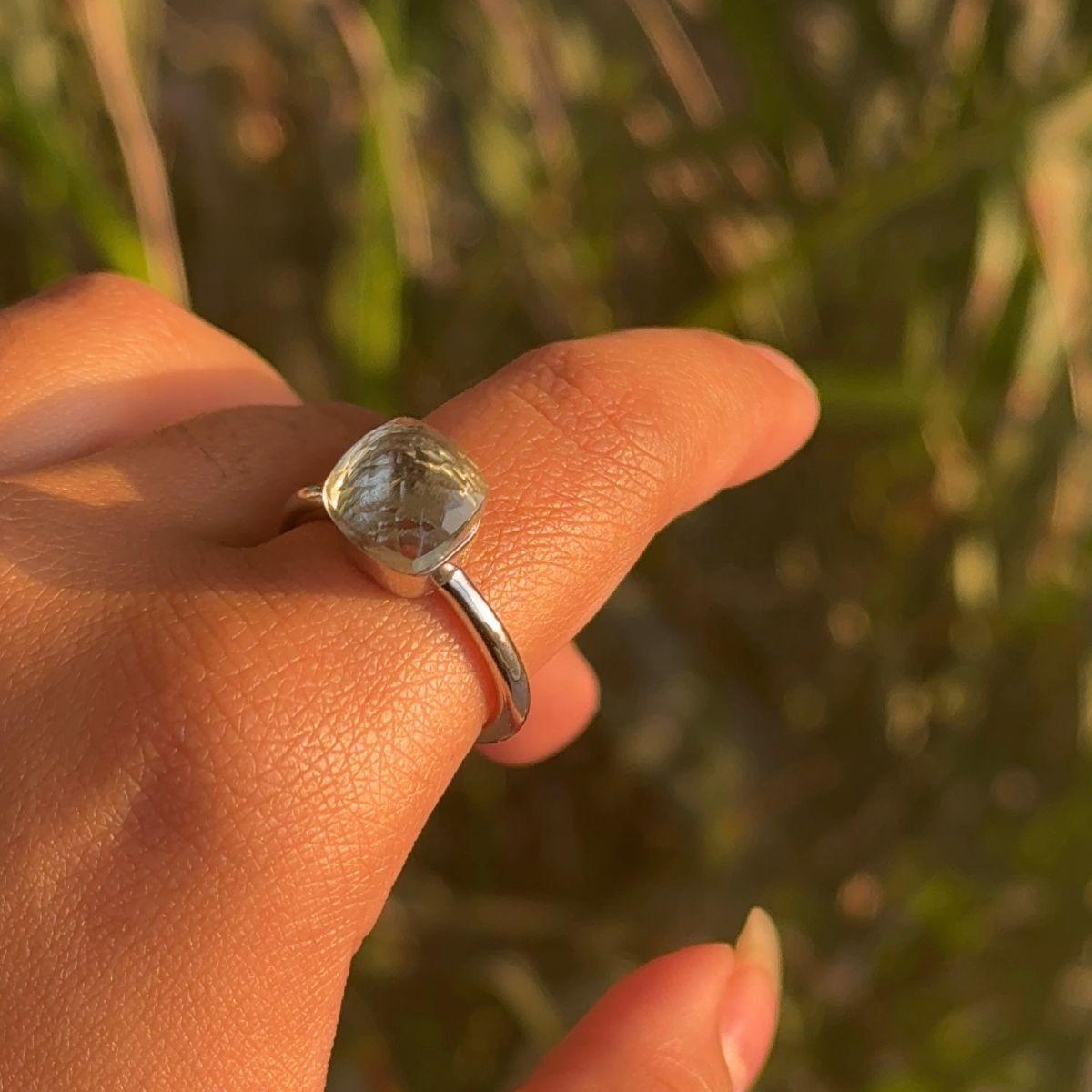 For Sale:  4.80 ct Everyday Green Amethyst Single Stone Ring for Him in 925 Sterling Silver 8
