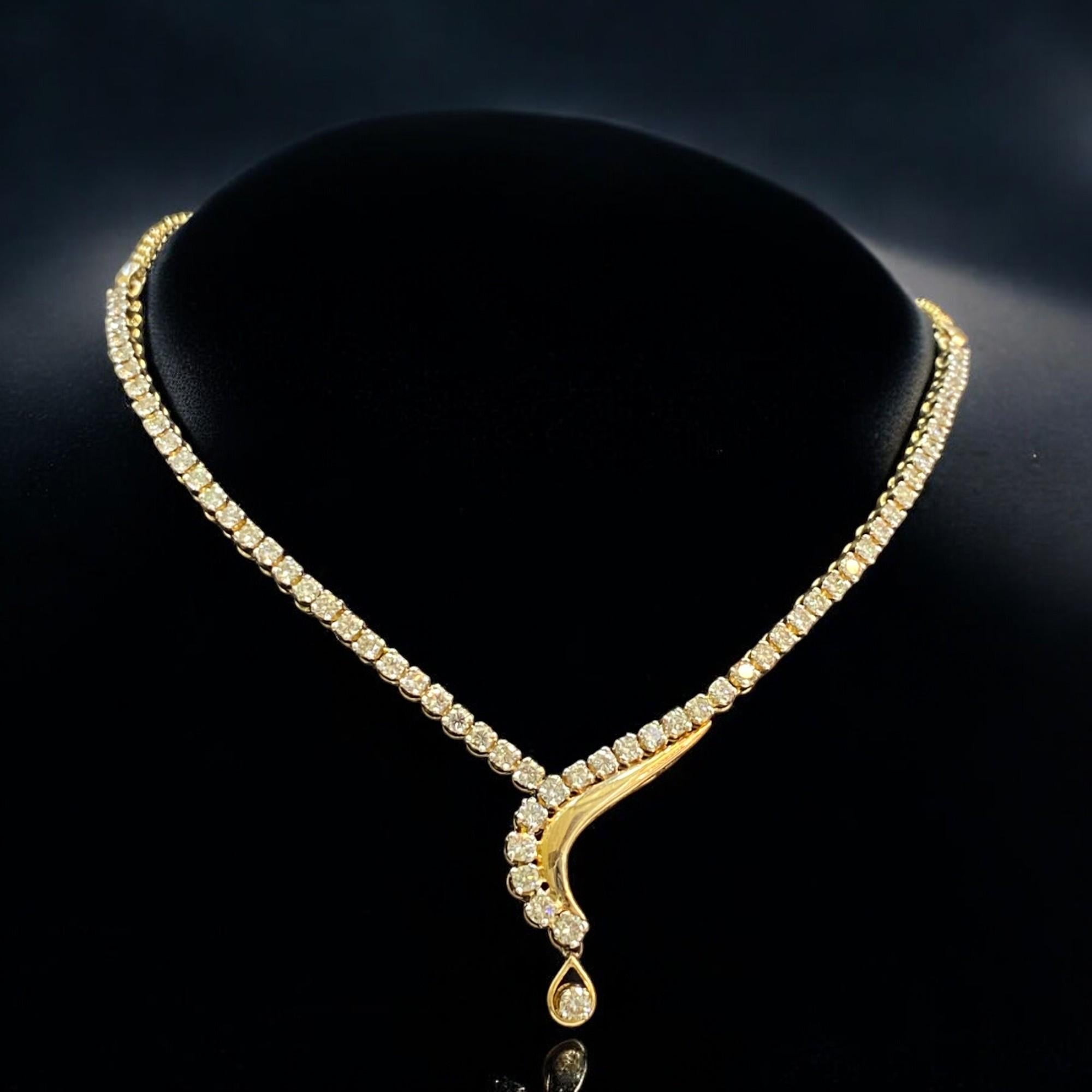 Una collana abbagliante per una sposa abbagliante, questa collana tennis con diamante naturale taglio brillante rotondo da 4,80 carati in oro giallo 14K ti farà sicuramente notare!

Specifiche: 

Peso del diamante: 4,80 carati
Forma del diamante: