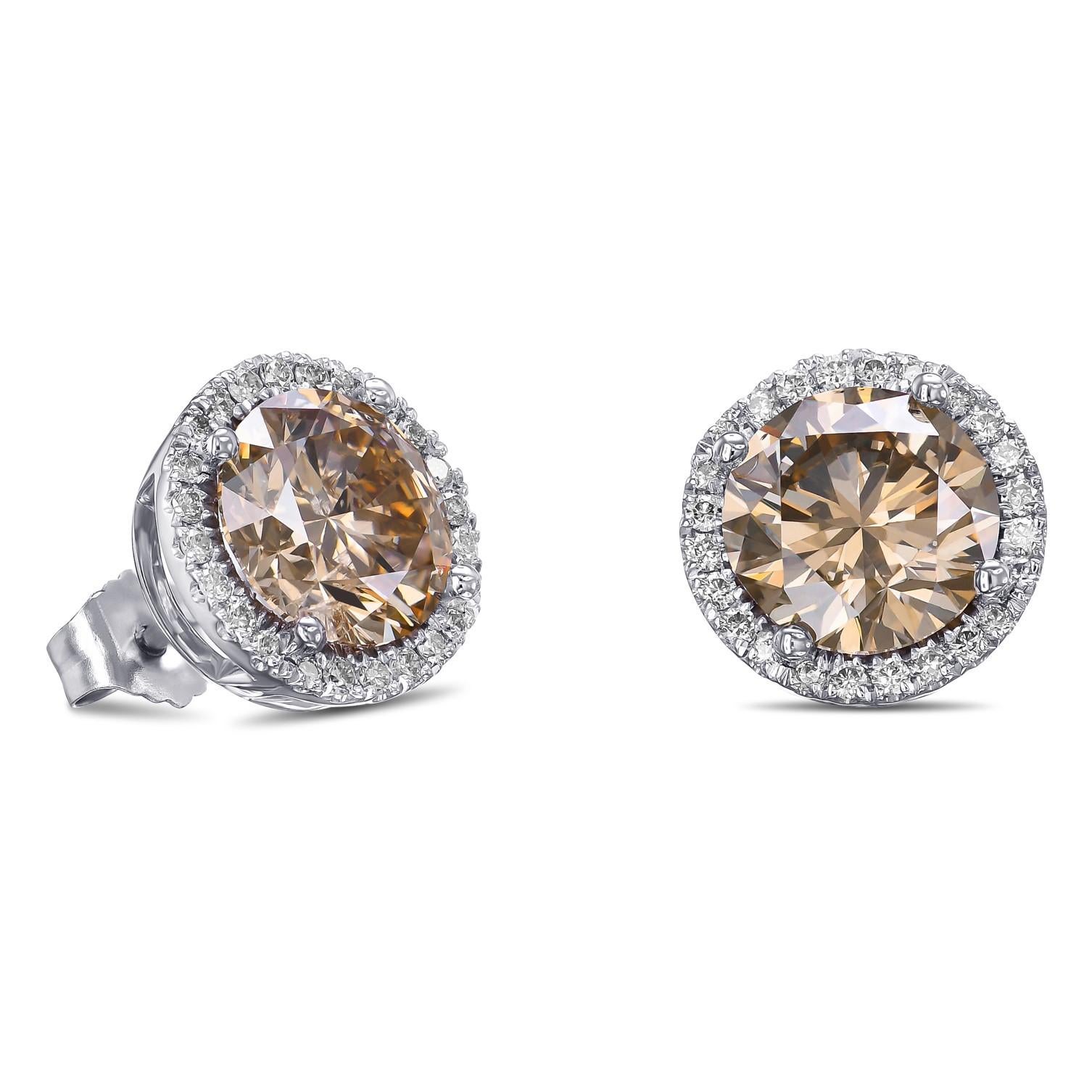 Round Cut NO RESERVE - 4.80cttw Fancy Diamonds, 18 Karat White Gold Halo Earrings