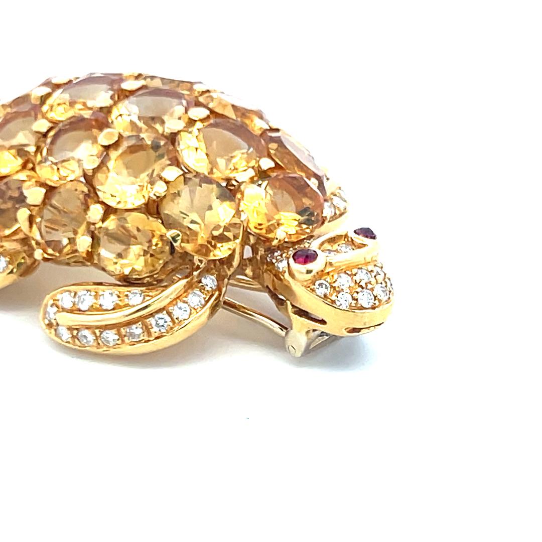 48.00 Carat Citrine 2.50 Carat Round Diamond 18K Yellow Gold Pin Brooch en vente 6