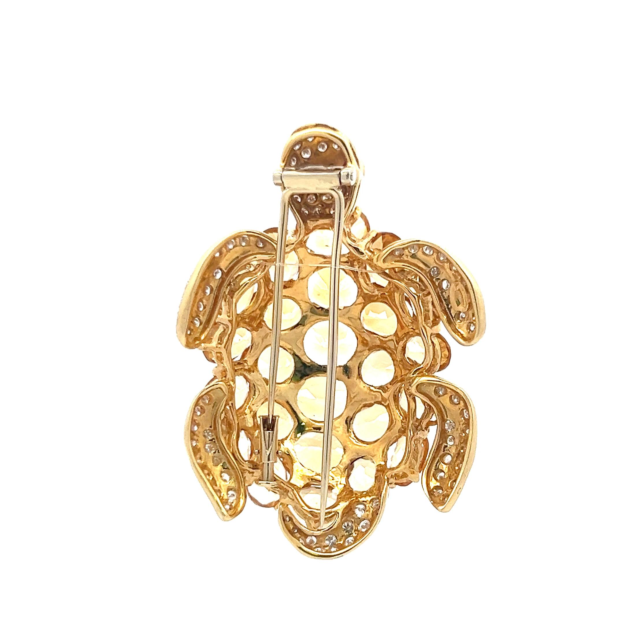 Taille brillant 48.00 Carat Citrine 2.50 Carat Round Diamond 18K Yellow Gold Pin Brooch en vente