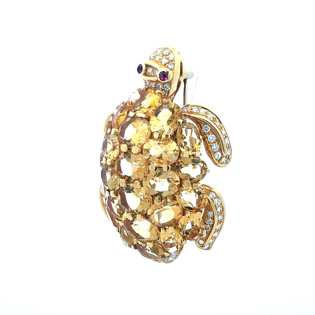 48.00 Carat Citrine 2.50 Carat Round Diamond 18K Yellow Gold Pin Brooch en vente 2