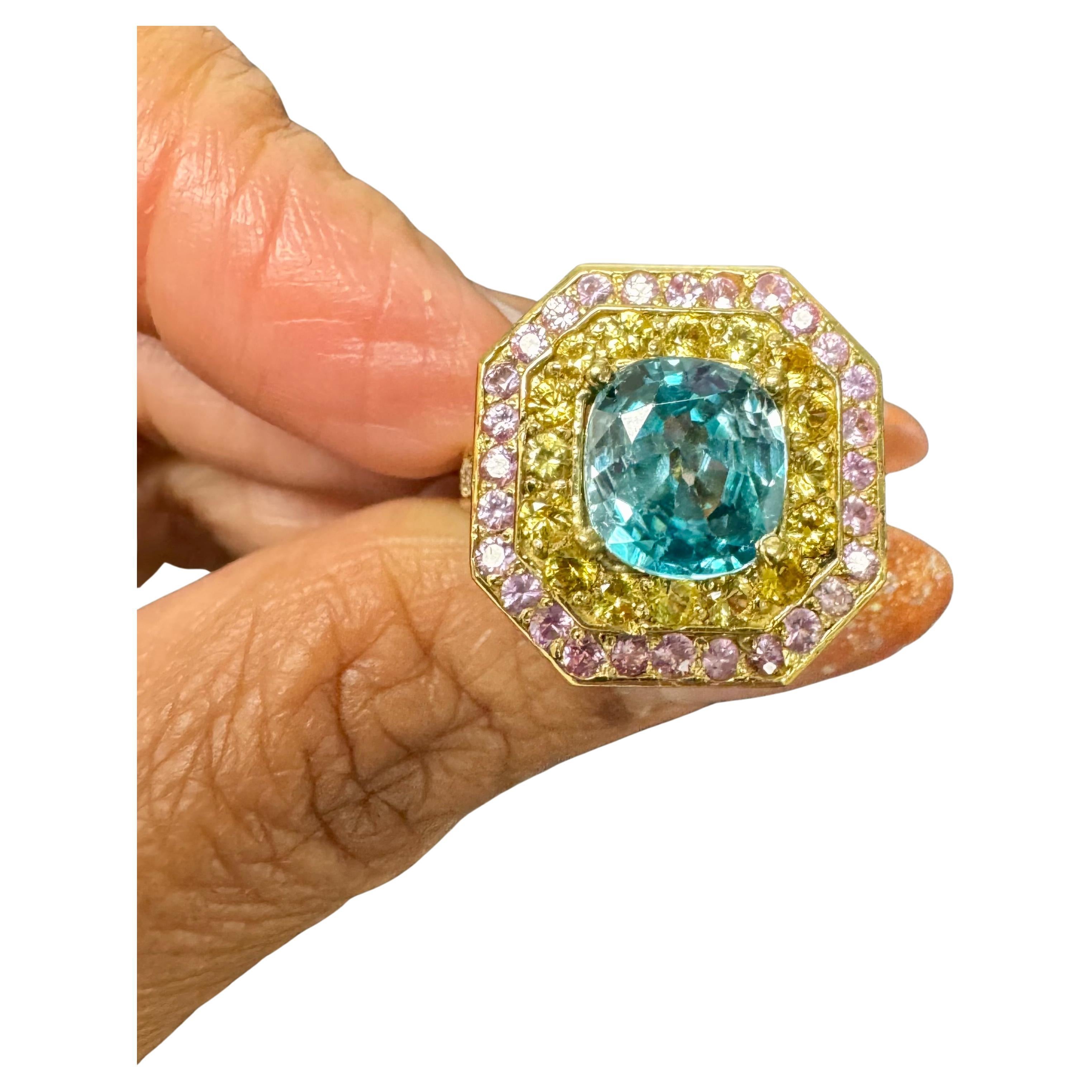 Anillo de cóctel de oro amarillo de 18 quilates con diamante y zafiro y circón azul de 4,81 quilates