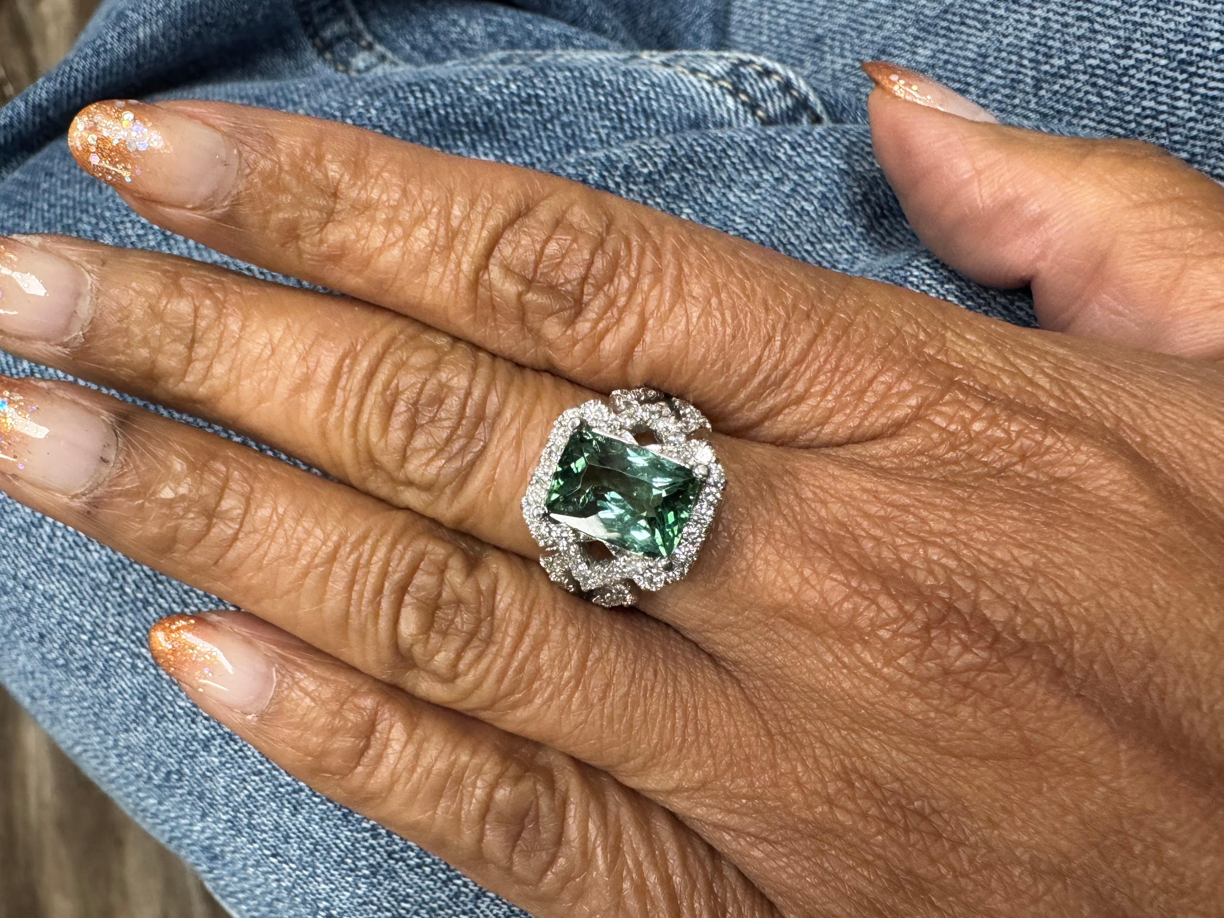 Bague de cocktail en or blanc avec diamant et tourmaline naturelle de 4,81 carats en vente 6