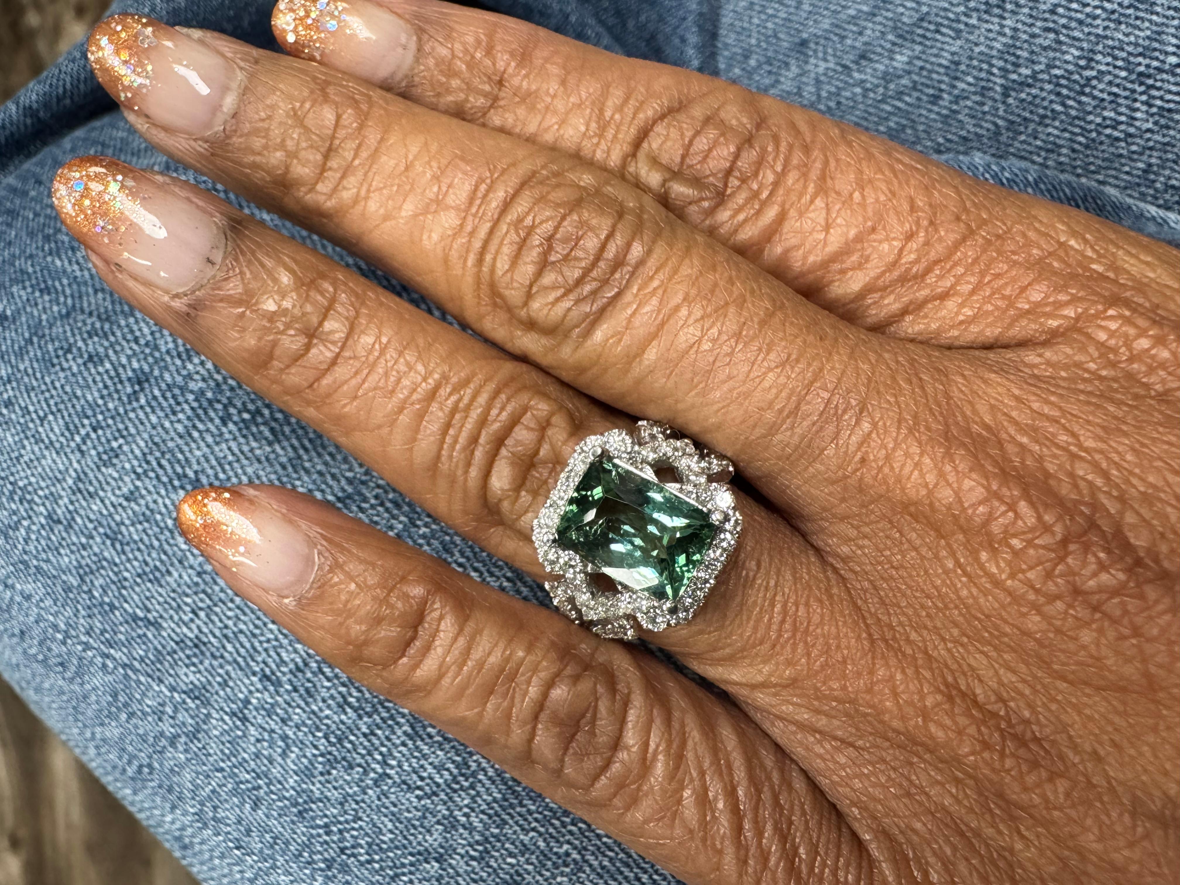 Bague de cocktail en or blanc avec diamant et tourmaline naturelle de 4,81 carats en vente 7