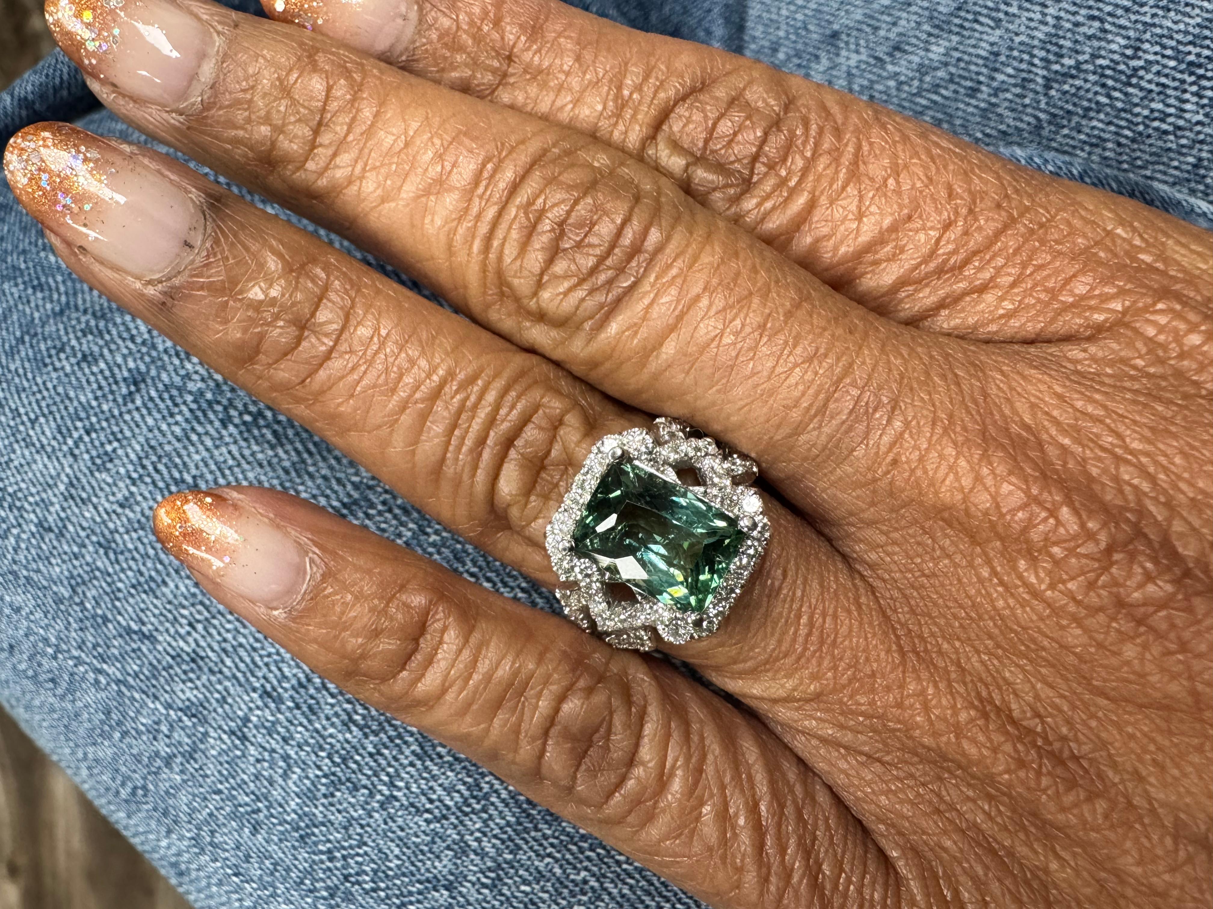 Bague de cocktail en or blanc avec diamant et tourmaline naturelle de 4,81 carats en vente 3