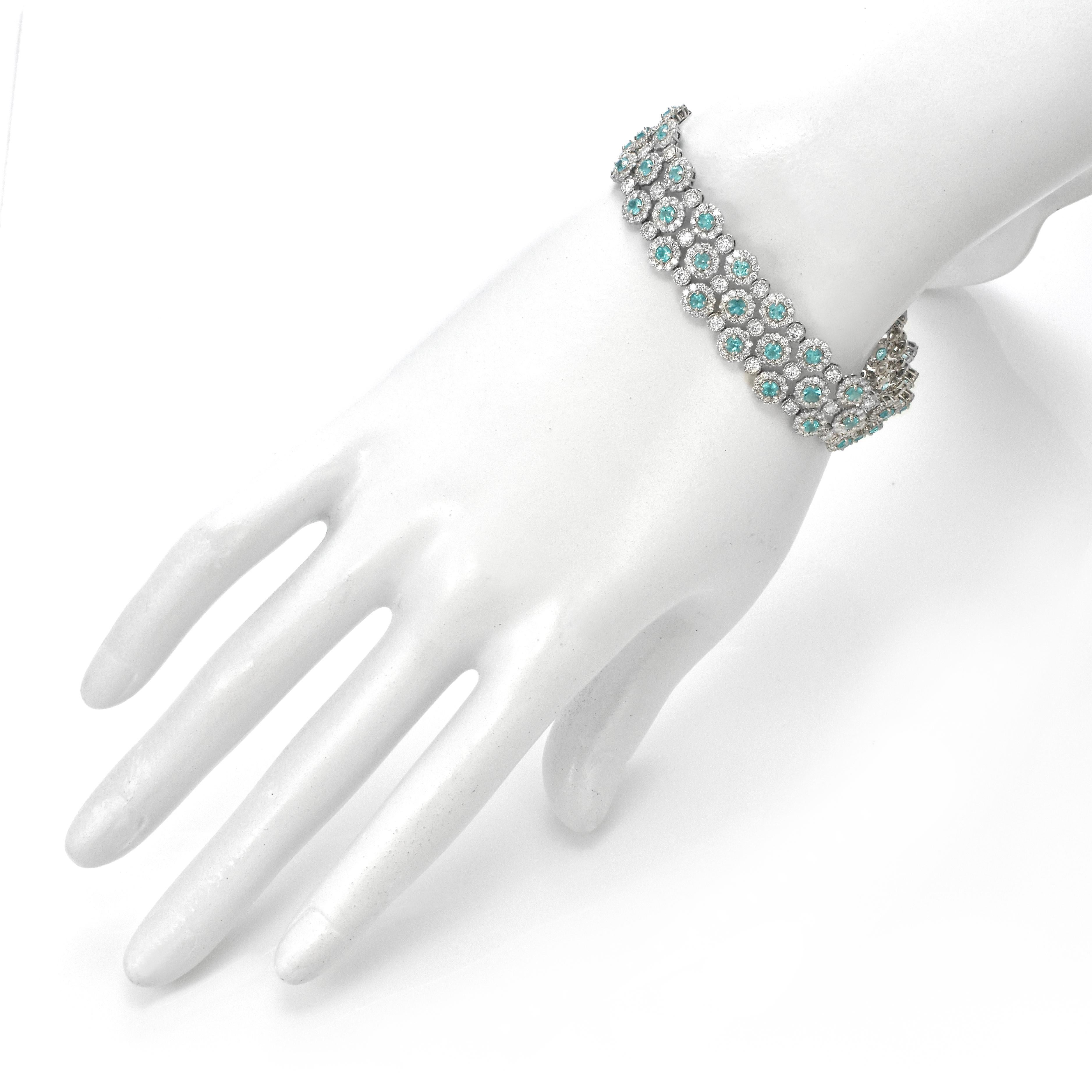 4.81 Carat Neon Blue, Brazilian Paraiba Tourmaline Bracelet Made in Platinum In New Condition For Sale In Tokyo, JP