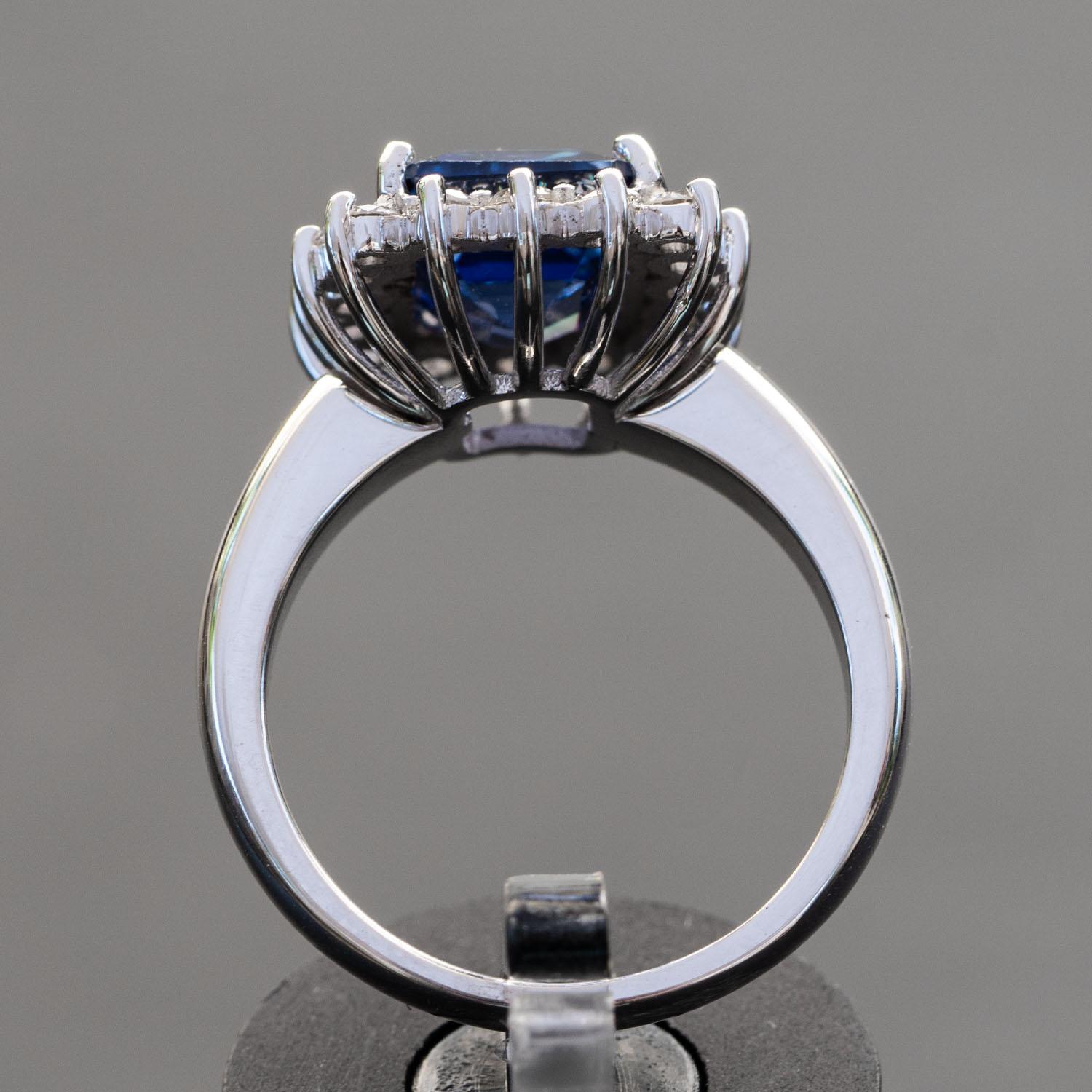 Women's 4.81 carat sapphire 0.70 carat natural diamonds statement ring For Sale