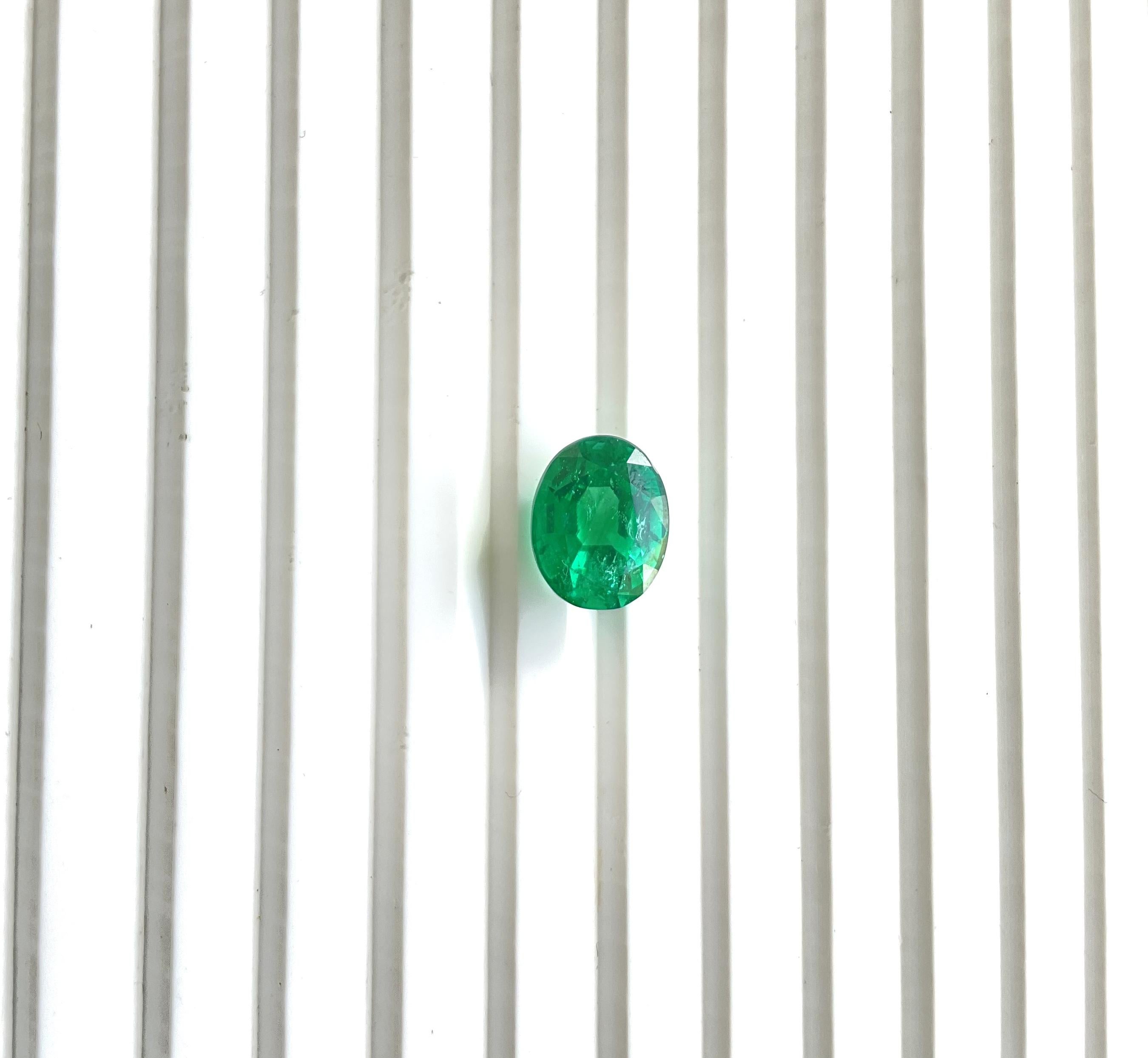 4.81 carats Zambian Emerald Oval Cut stone for fine Jewelry Natural Gemstone In New Condition For Sale In Jaipur, RJ