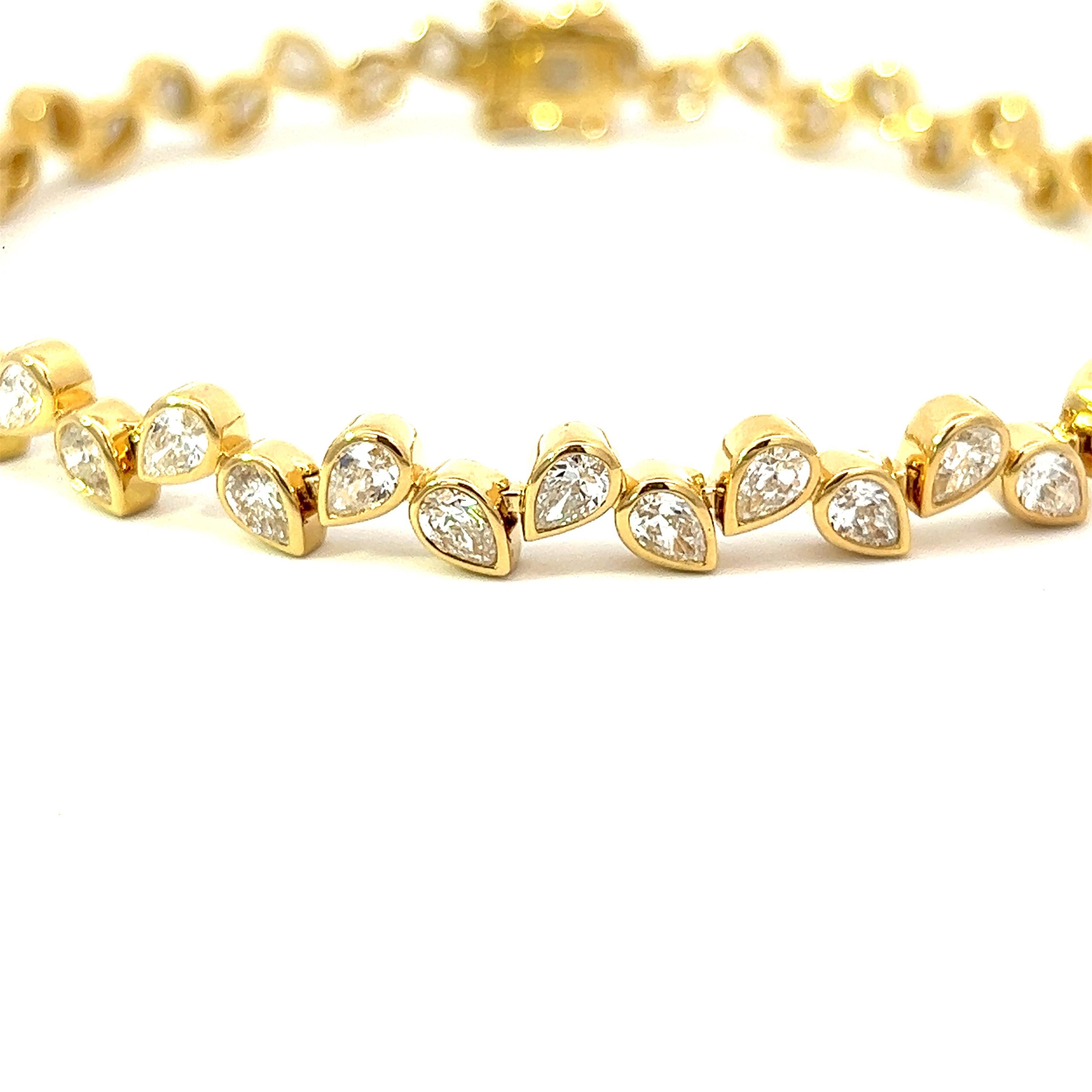 Pear Cut 4.81 CT Pear Shape Diamond 18KY Gold Setting Bracelet  For Sale