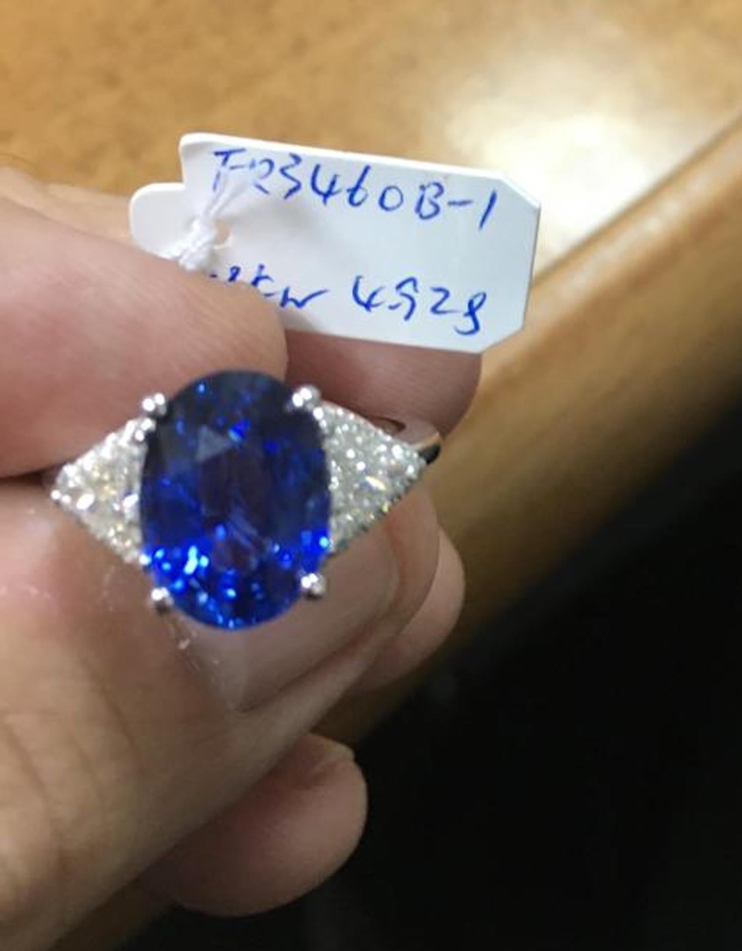 Oval Cut 4.81 Unheated Ceylon Blue Sapphire Engagement Ring, Certified For Sale