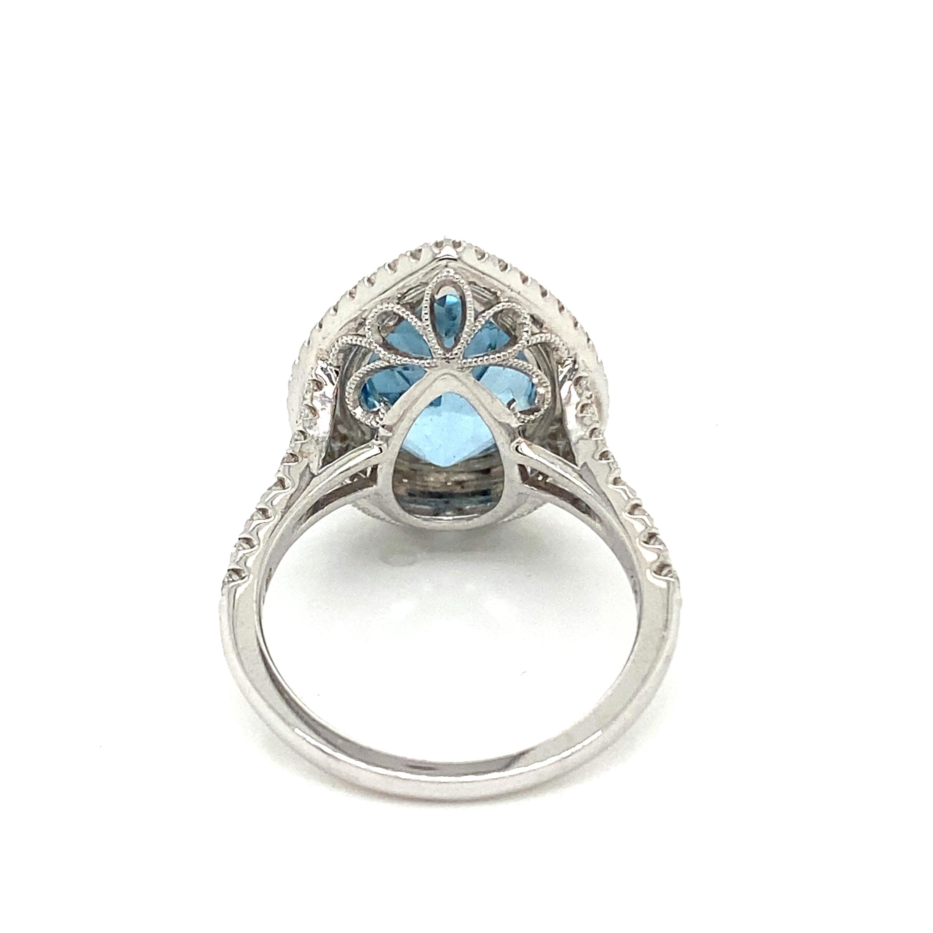 Women's or Men's 4.82 Carat Pear Shape Aquamarine and Diamond Cocktail Ring For Sale