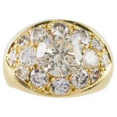 Anello da cocktail con diamante rotondo brillante da 4,82 carati in oro giallo 18 carati