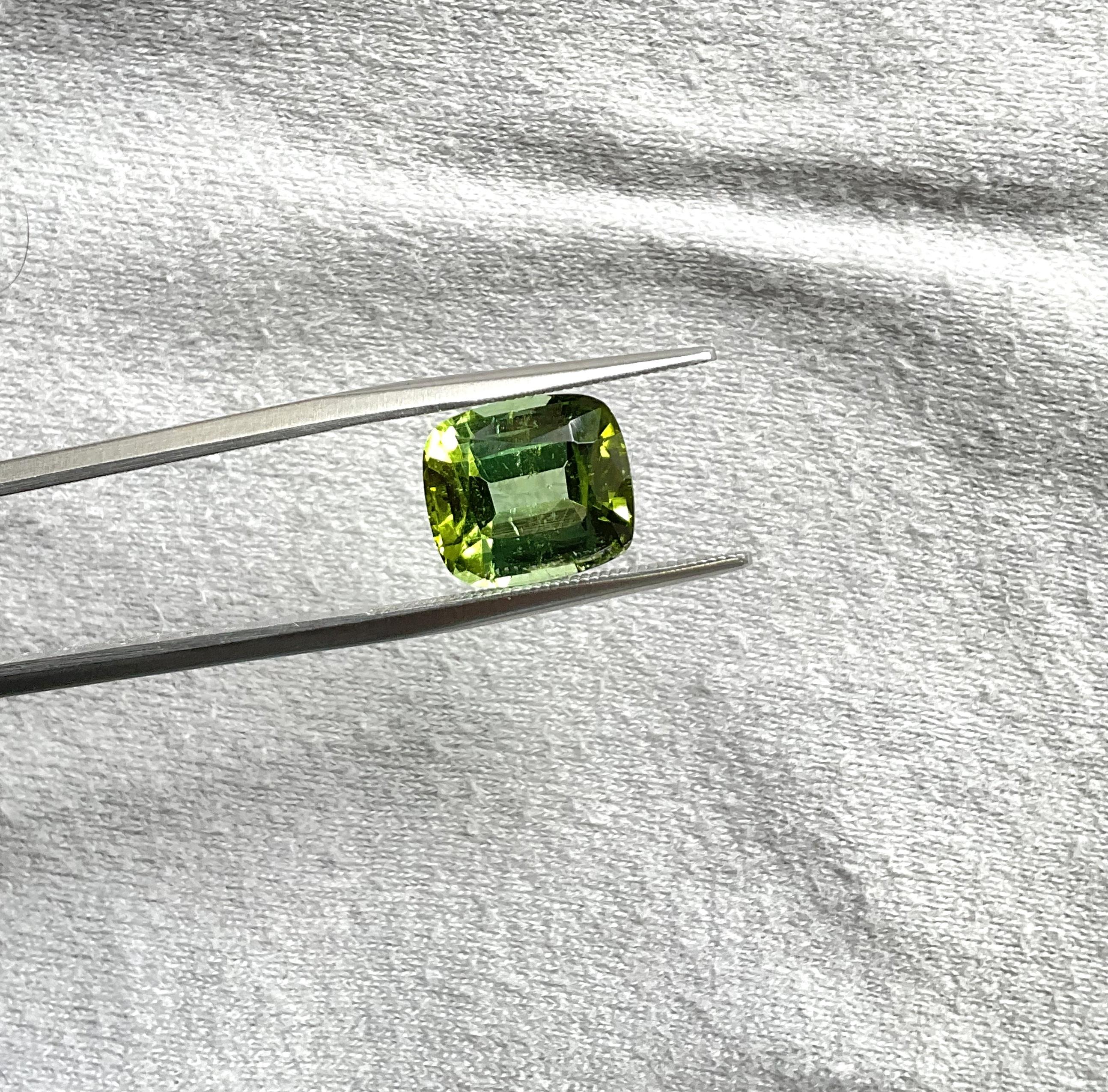 4,82 Karat Top Qualität Grüner Turmalin Cushion CutStein für Schmuck Natürlicher Edelstein (Art déco) im Angebot