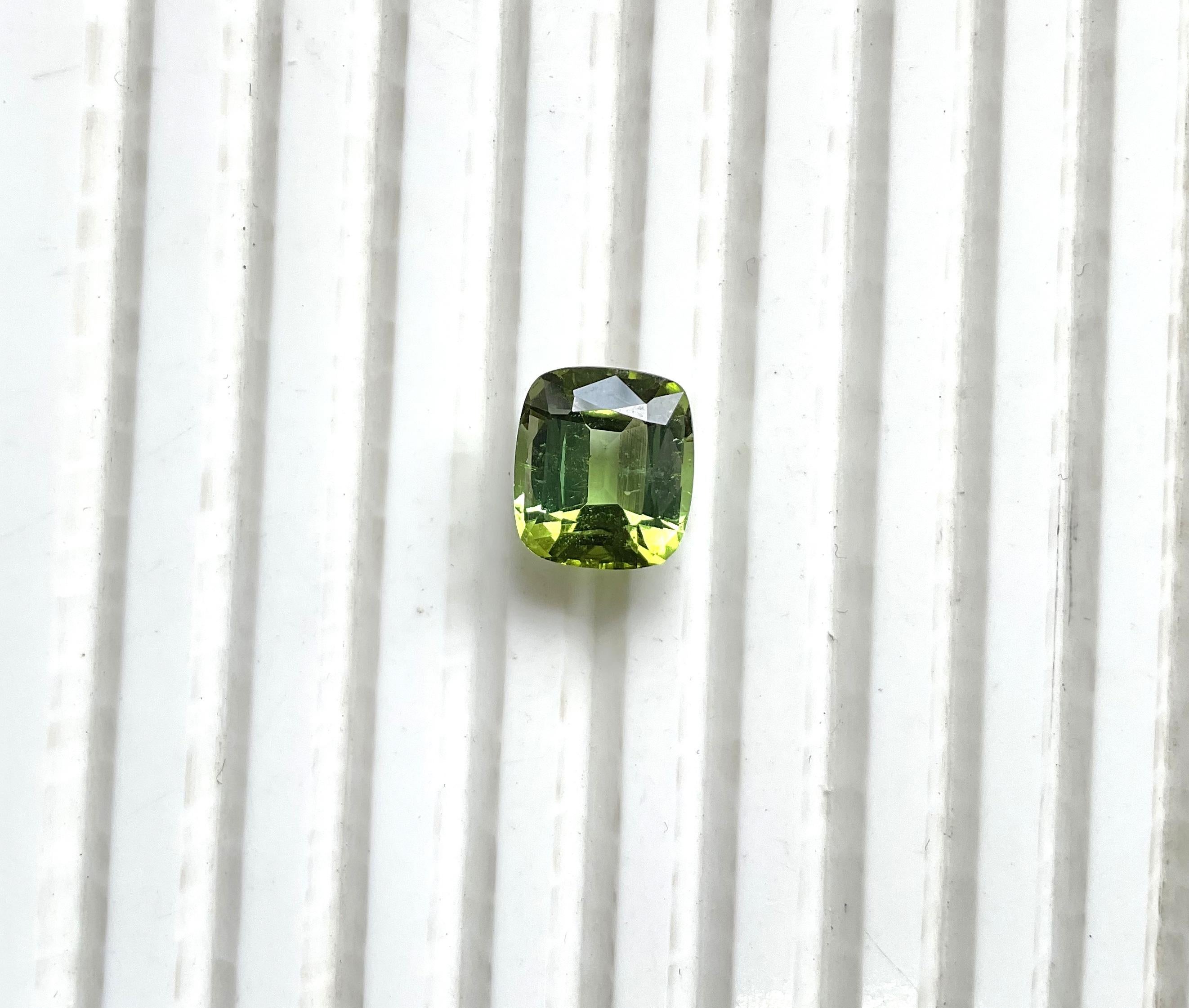 4,82 Karat Top Qualität Grüner Turmalin Cushion CutStein für Schmuck Natürlicher Edelstein im Angebot 1