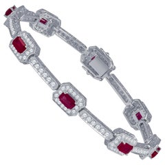 4,82 Karat Gesamtgewicht Smaragdschliff Rubine Armband mit 2,21 Karat Diamanten