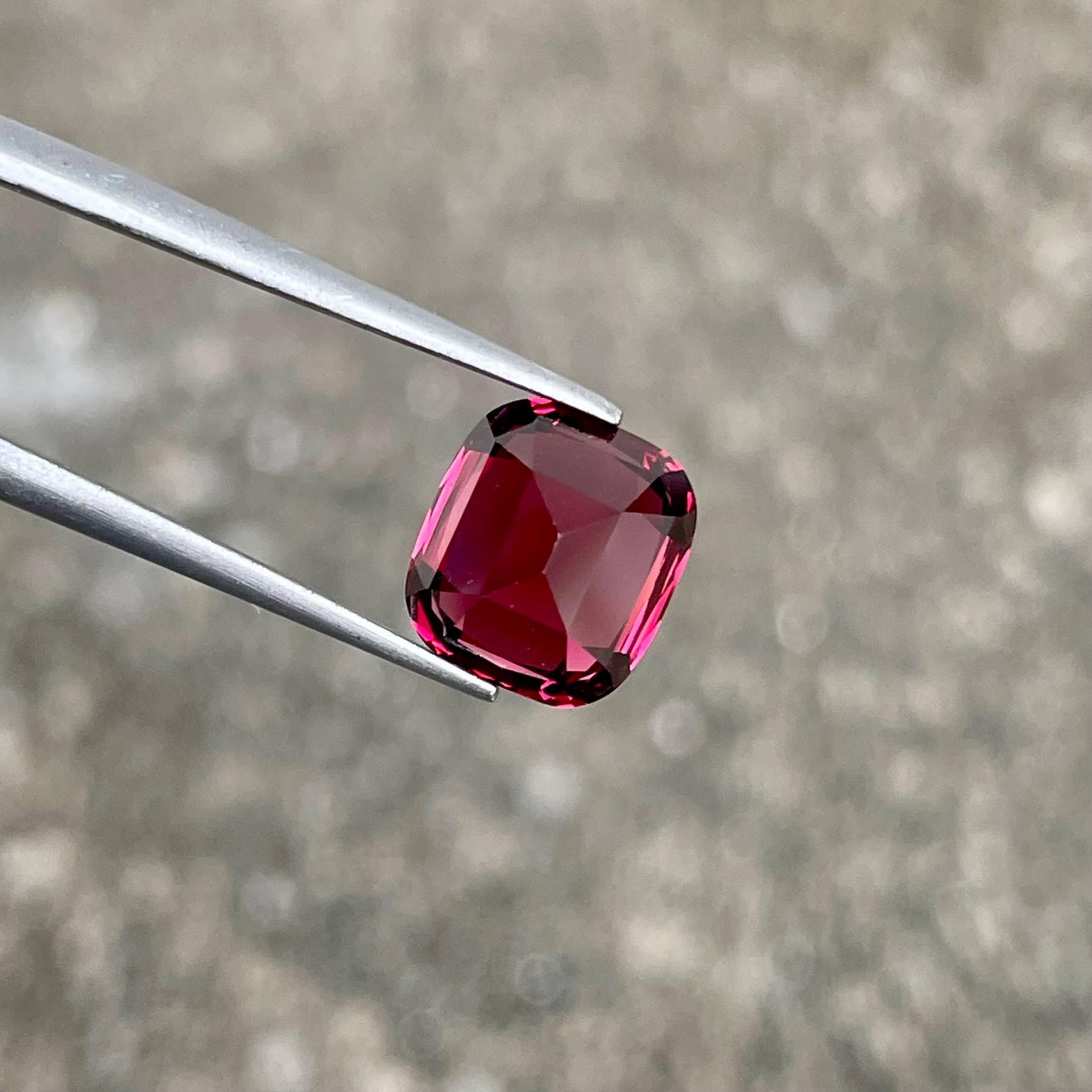 4,82 quilates Granate rojo rosado talla cojín Piedra preciosa natural de Tanzania en Nuevo estado para la venta en Bangkok, TH