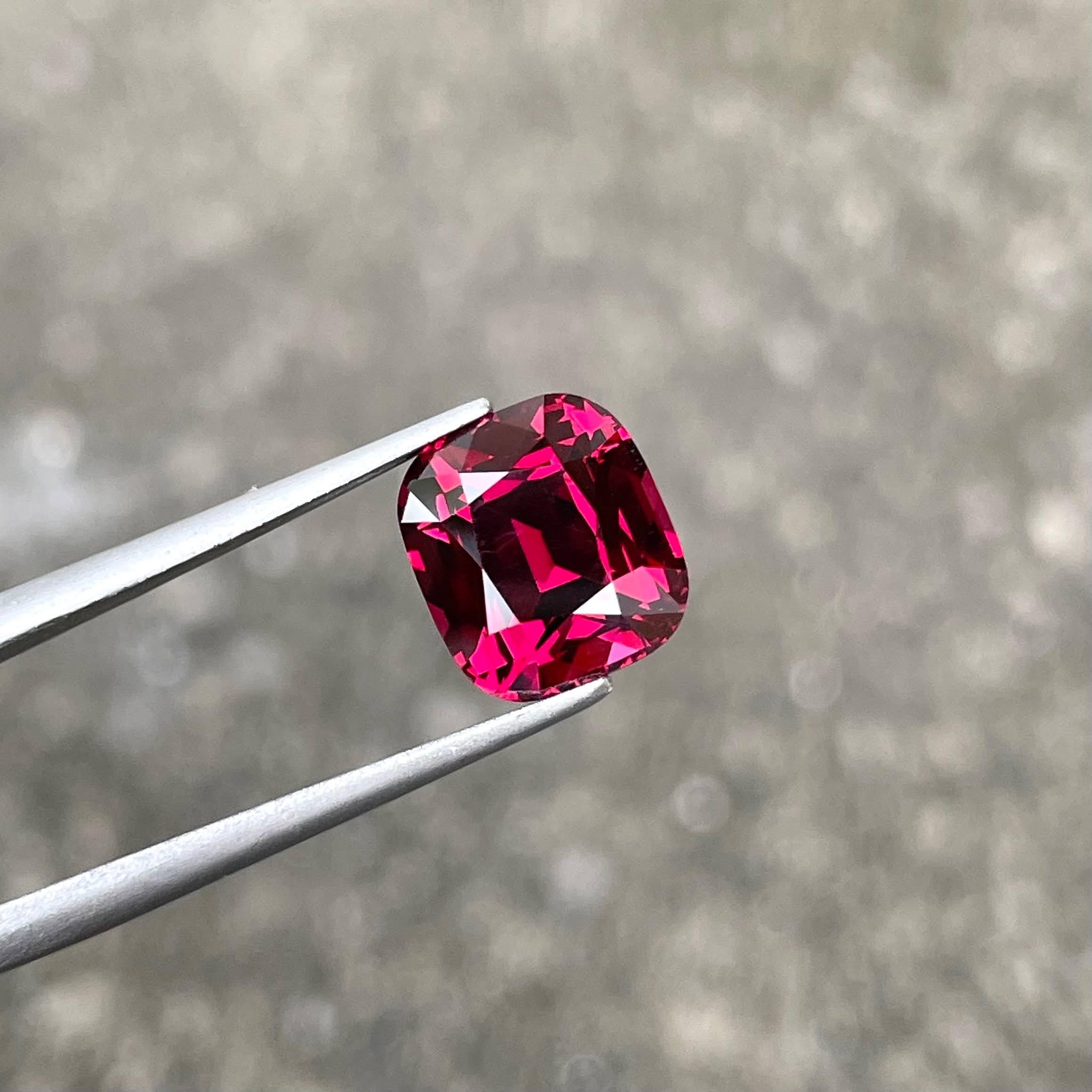 4,82 quilates Granate rojo rosado talla cojín Piedra preciosa natural de Tanzania en venta 2